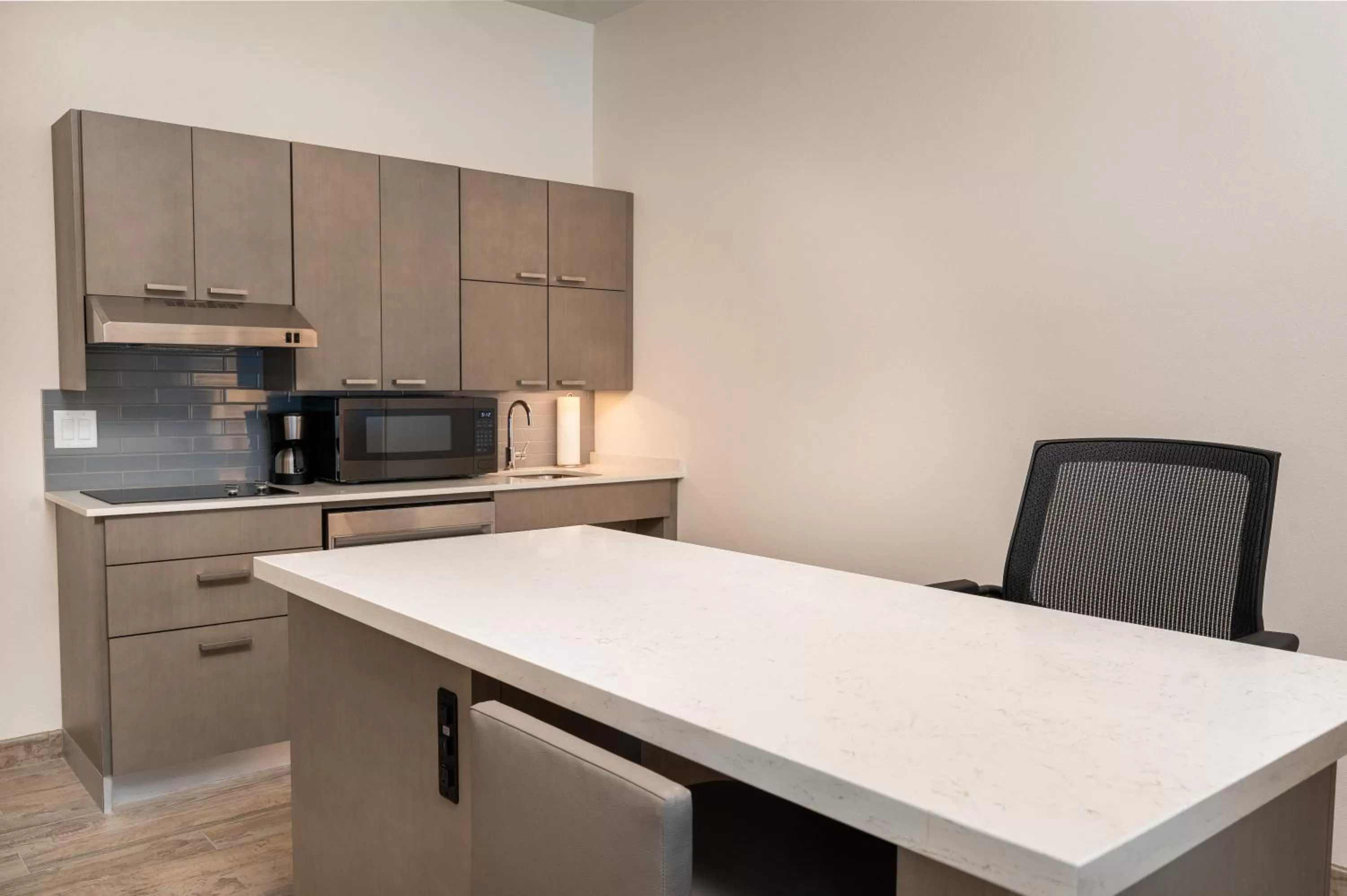 Kitchen or kitchenette in Hyatt House Nashville Airport