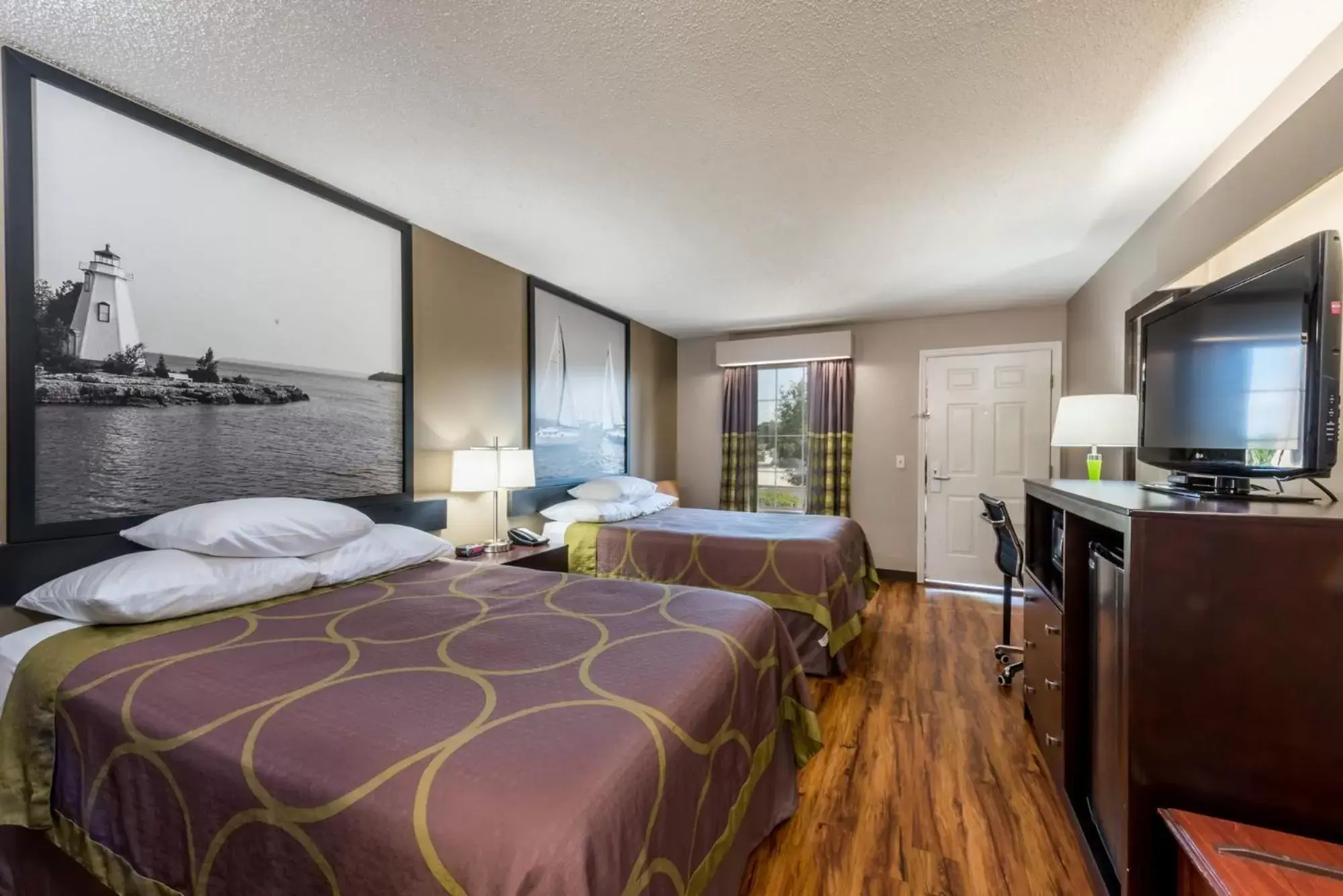 Double Room with Two Double Beds - Non-Smoking in Super 8 by Wyndham Alexander City Double Room with Two Double Beds - Non-Smoking in Super 8 by Wyndham Alexander City