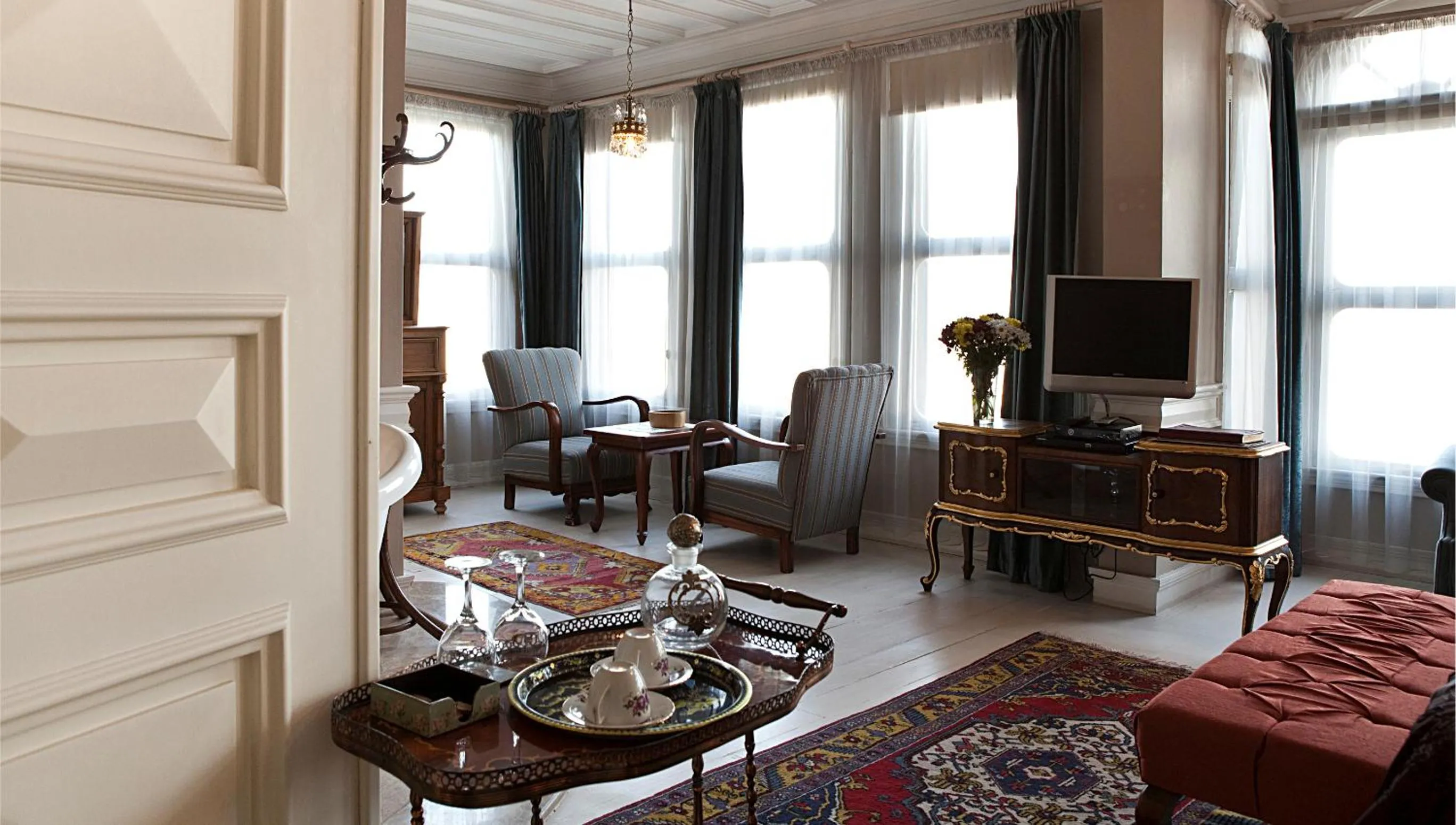 Living room in Kitapevi Hotel