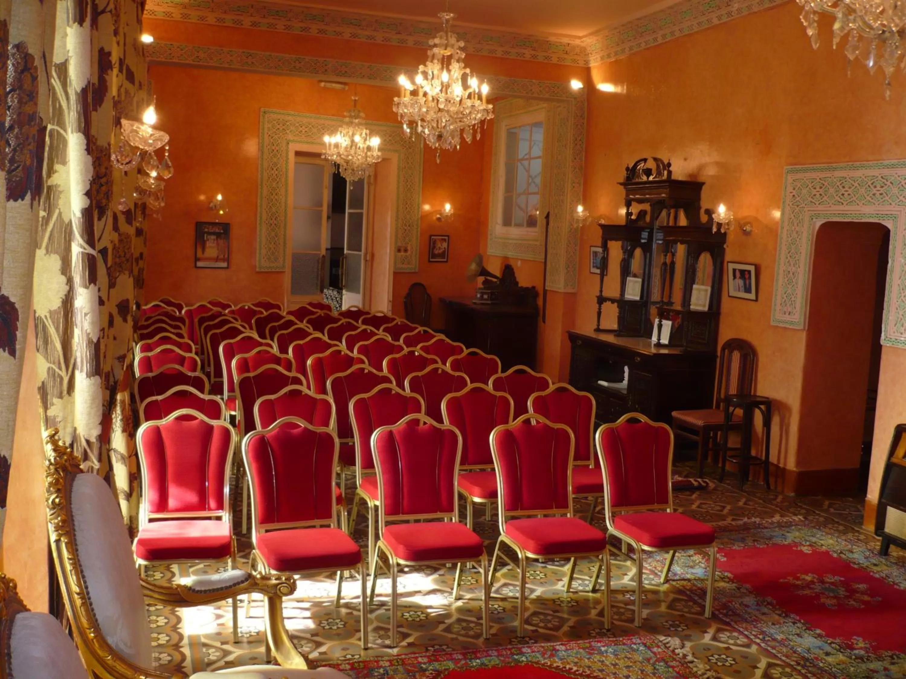 Business facilities in Hotel Continental