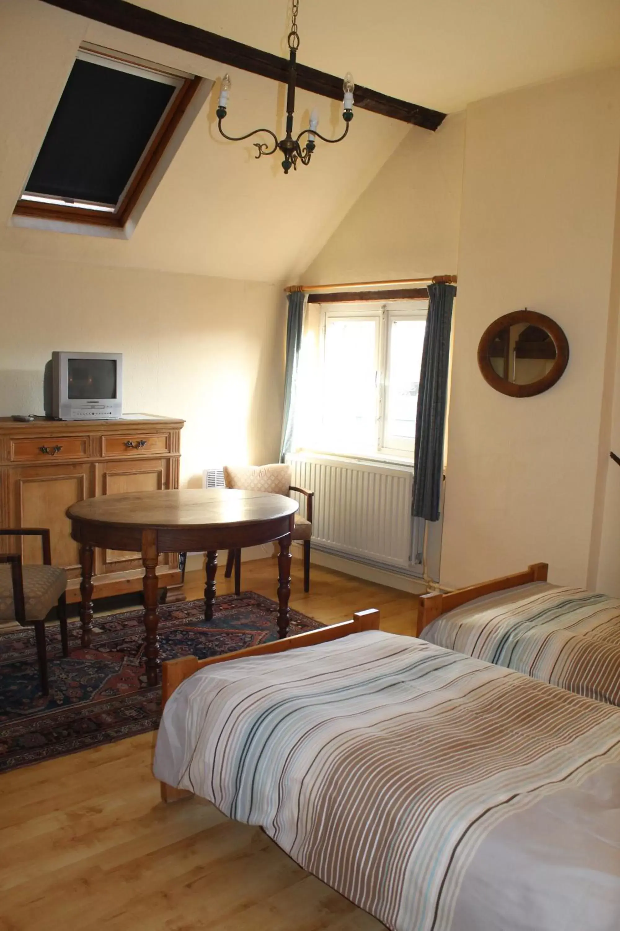 Twin Room in LE CHARNOIS Twin Room in LE CHARNOIS