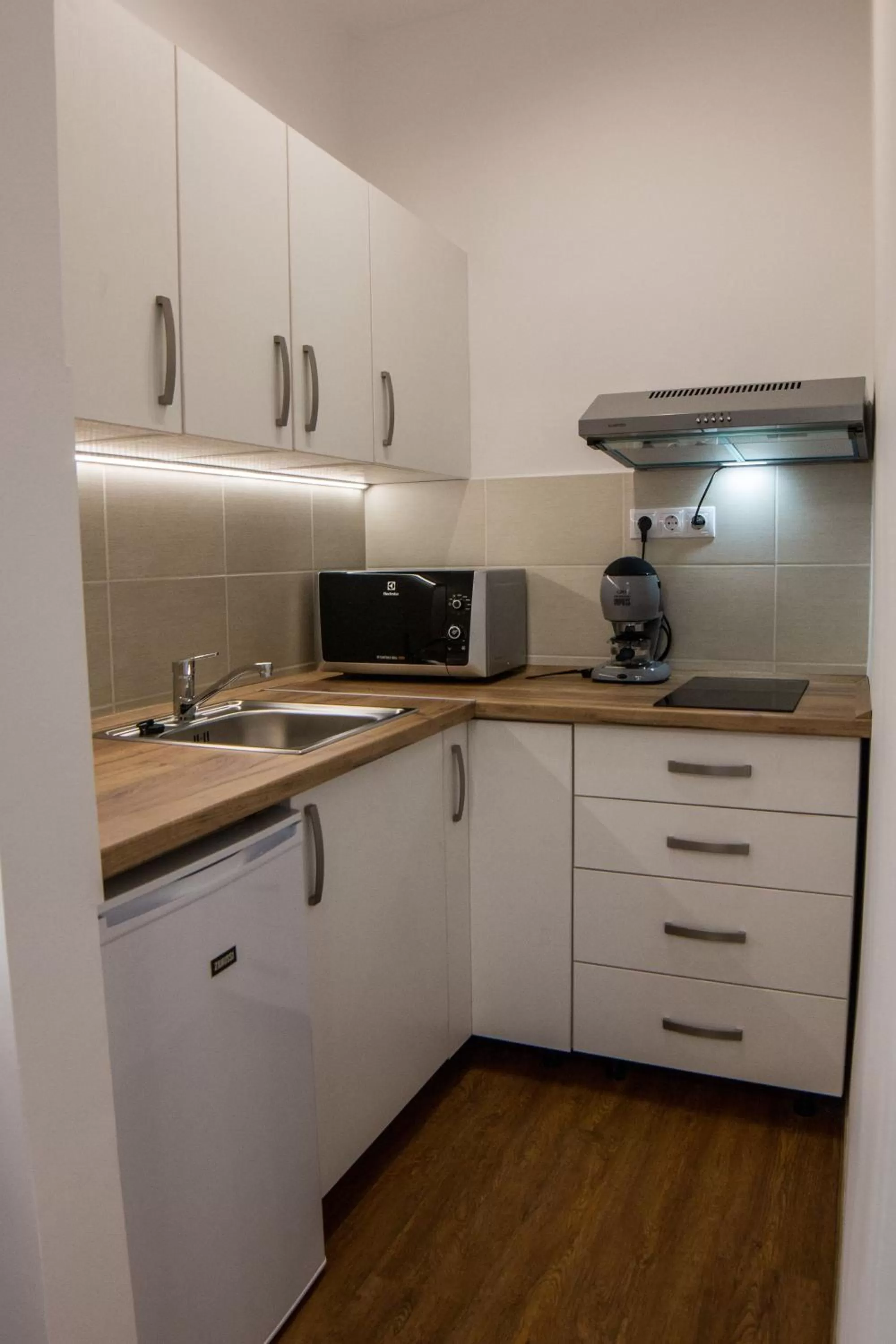 Kitchen or kitchenette, Kitchen/Kitchenette in Mecset Apartman