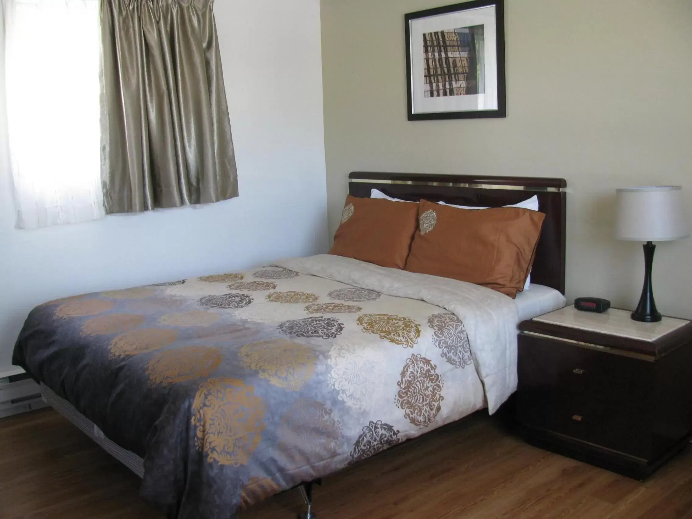 Queen Room in Motel de l'Outlet Queen Room in Motel de l'Outlet