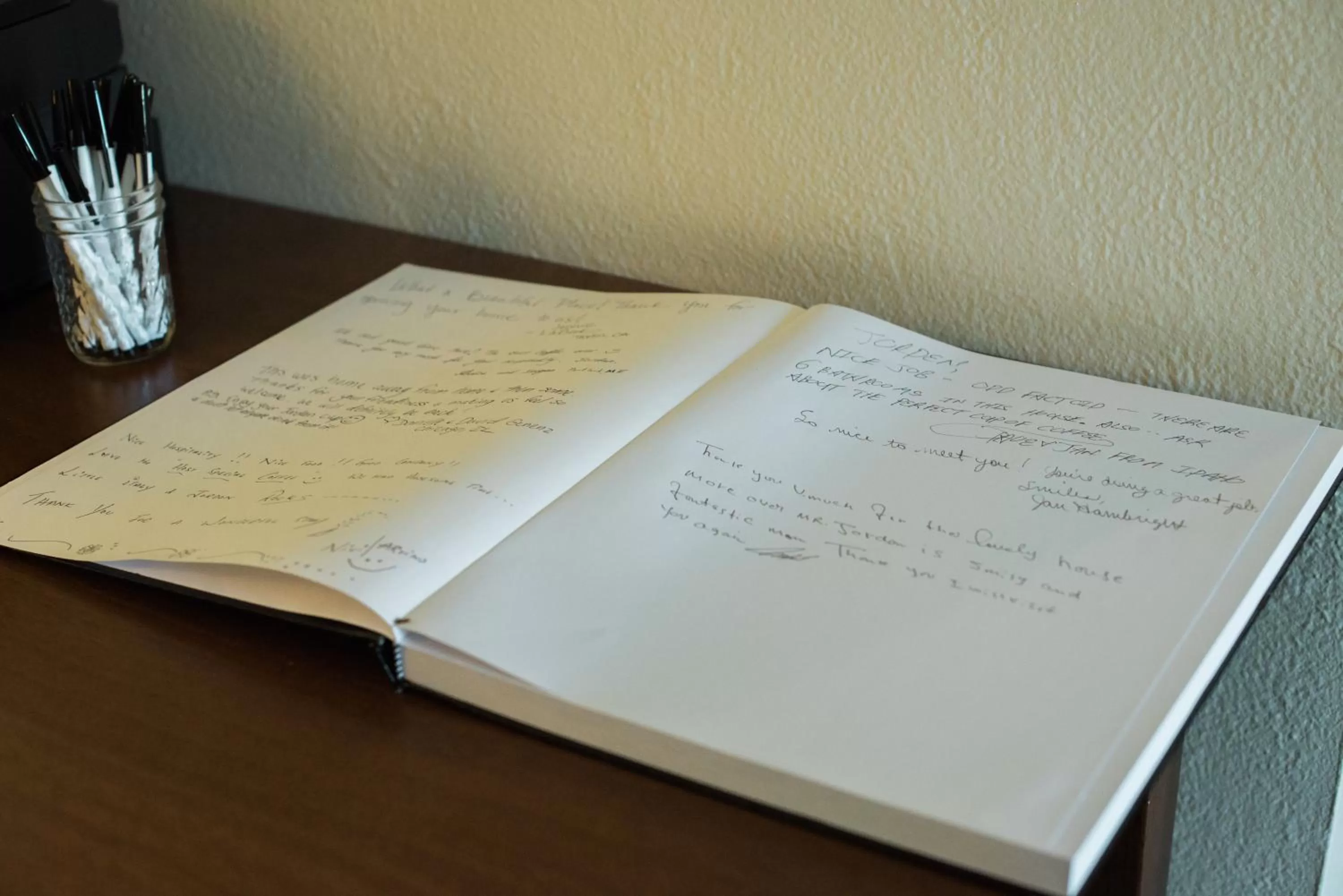 Decorative detail, Bed in The Little Italy of Niagara Falls Bed & Breakfast