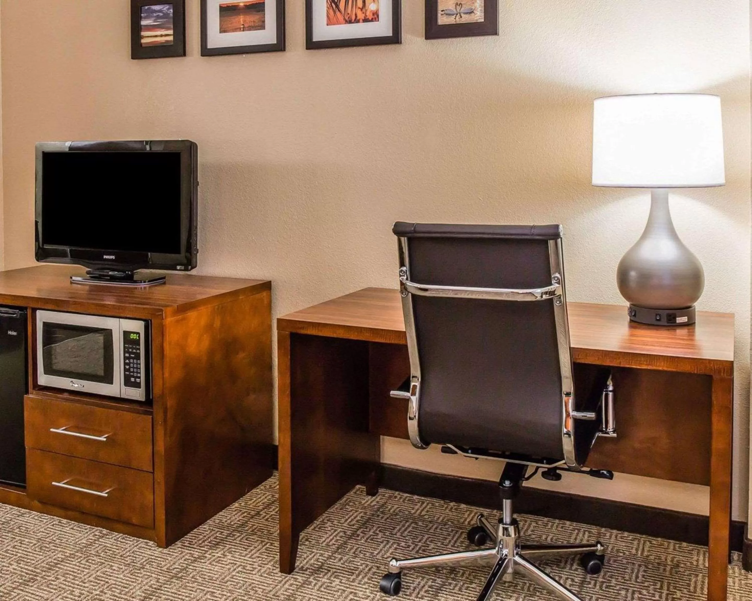 Photo of the whole room in Comfort Inn & Suites Lakeland North I-4