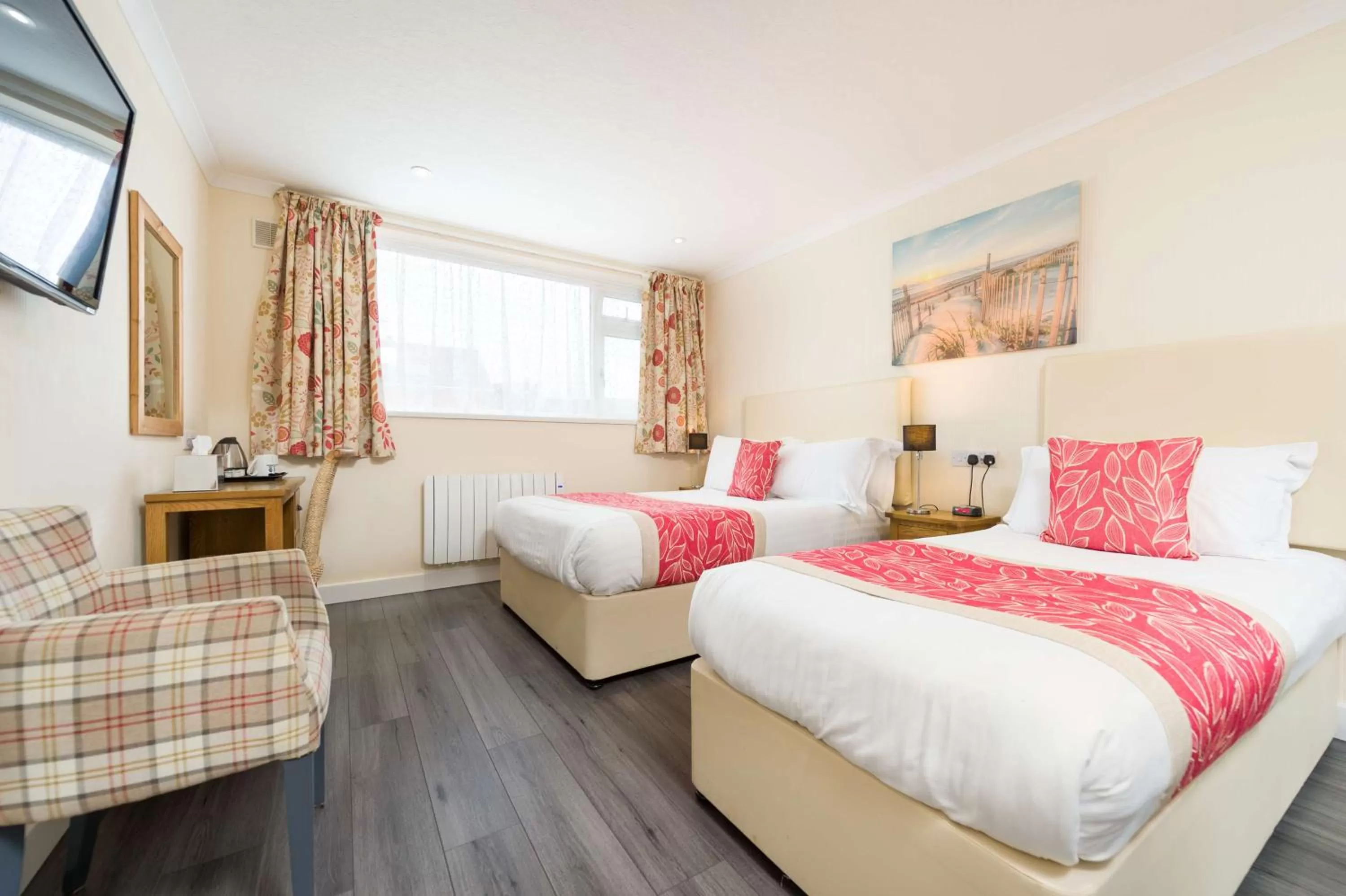 Photo of the whole room, Bed in Best Western Fowey Valley