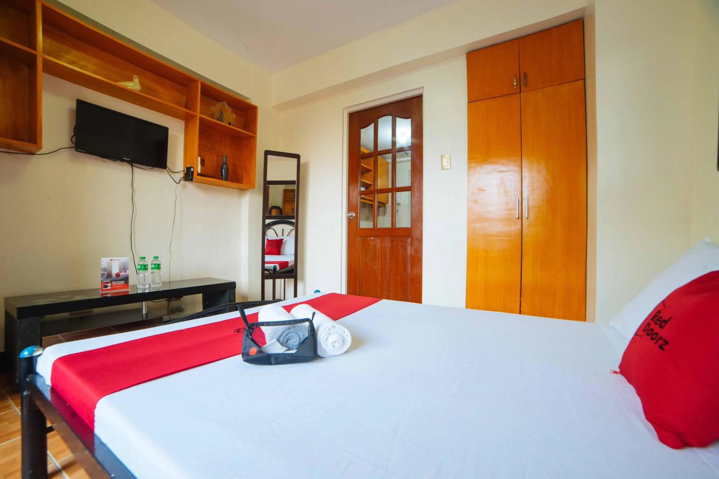 Bedroom, Bed in L Mansion 2 Palanan Makati City