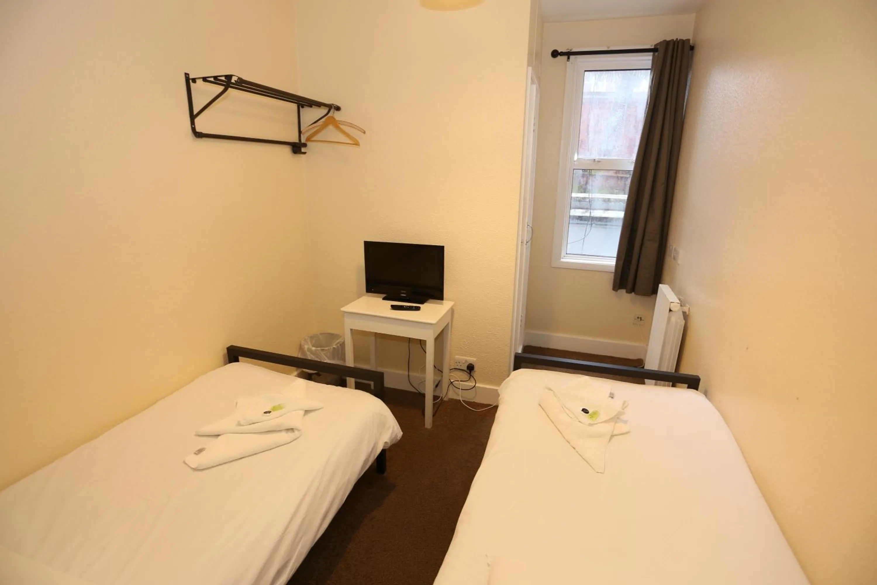 Bedroom, Bed in Charlie Hotel