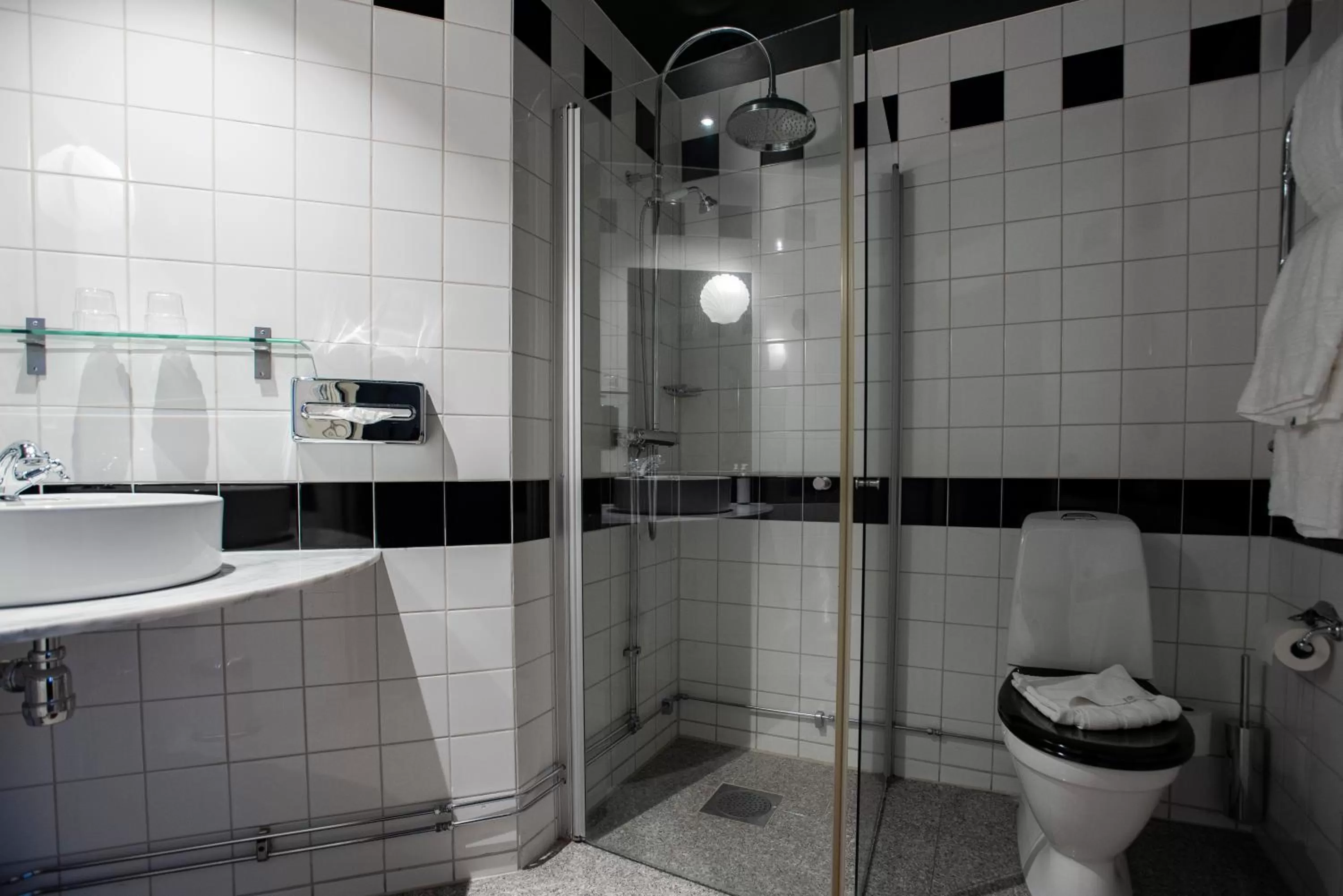 Bathroom in The Vault Hotel, WorldHotels Crafted