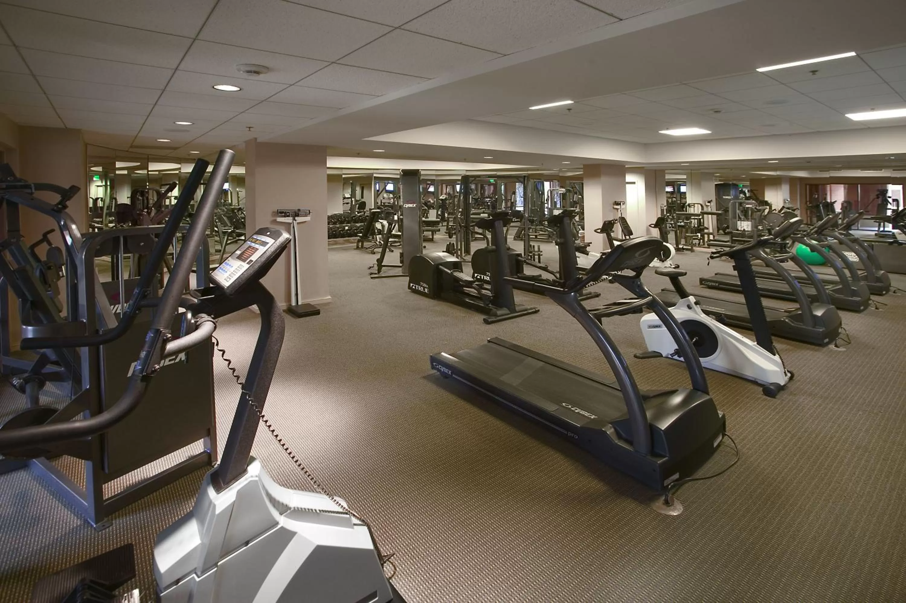 Fitness centre/facilities in Universal's Loews Royal Pacific Resort