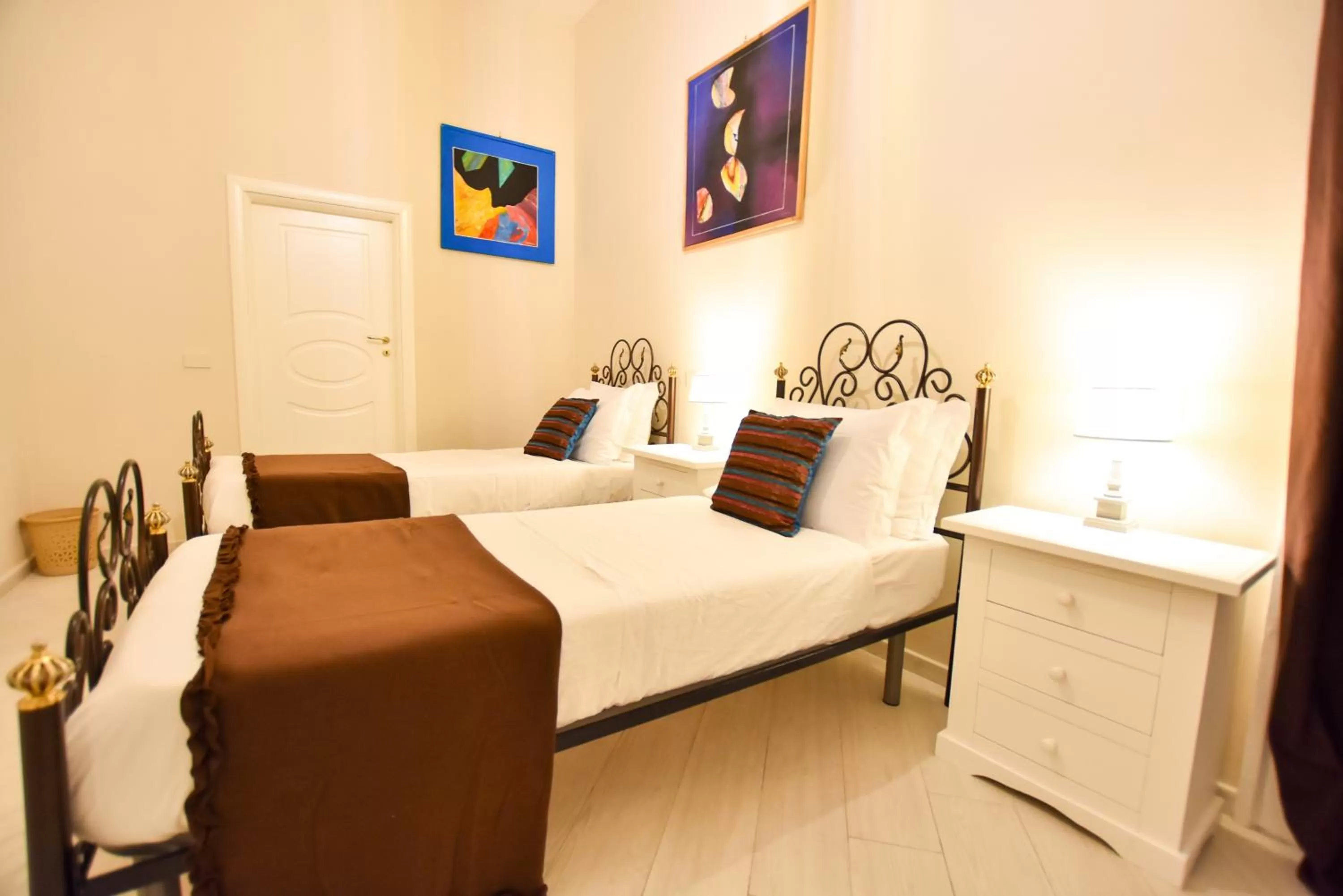 Bedroom, Bed in Domus Borbonica