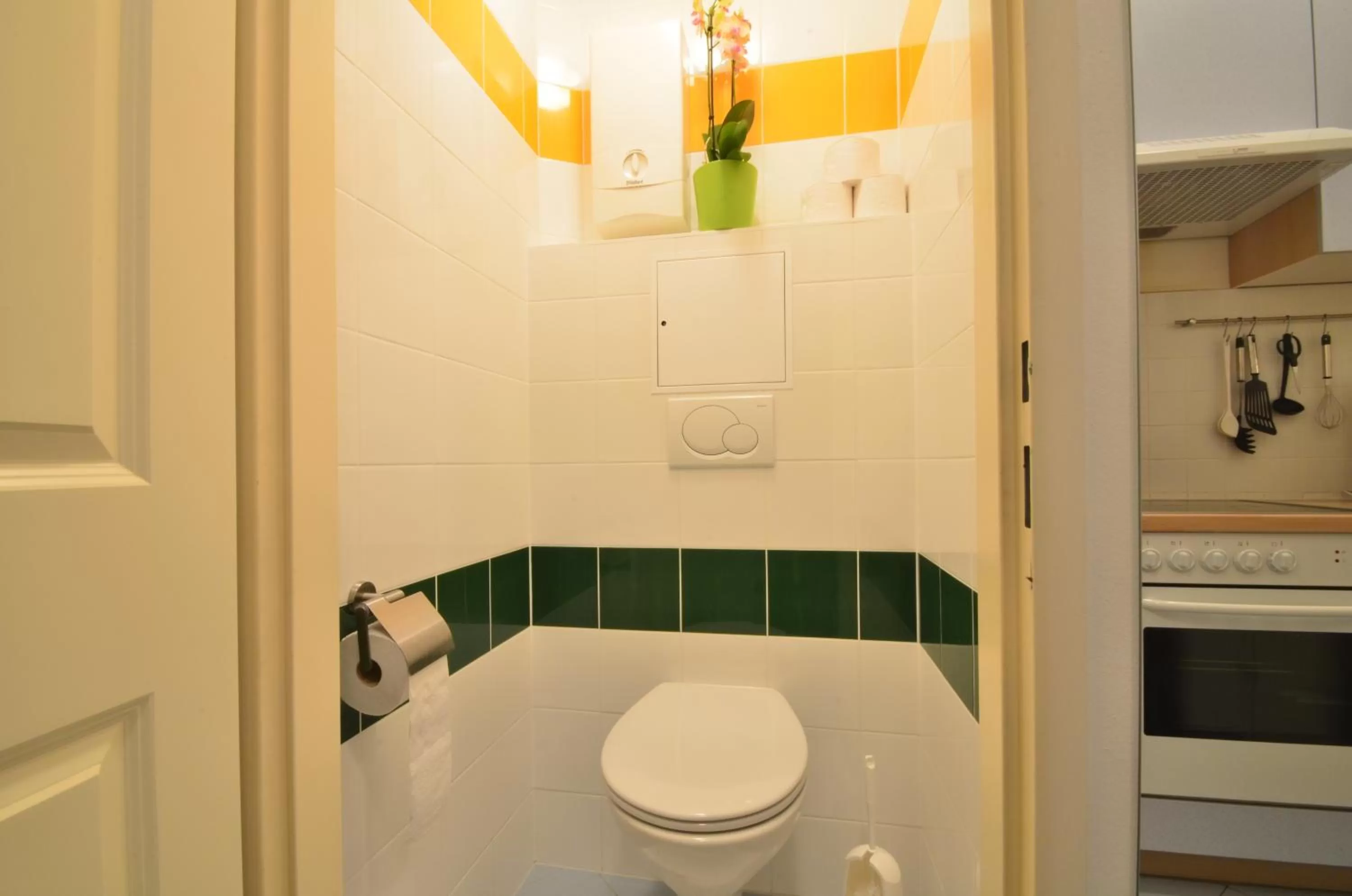 Bathroom in AJO Apartments - Messe City Flat - Self-Check-in