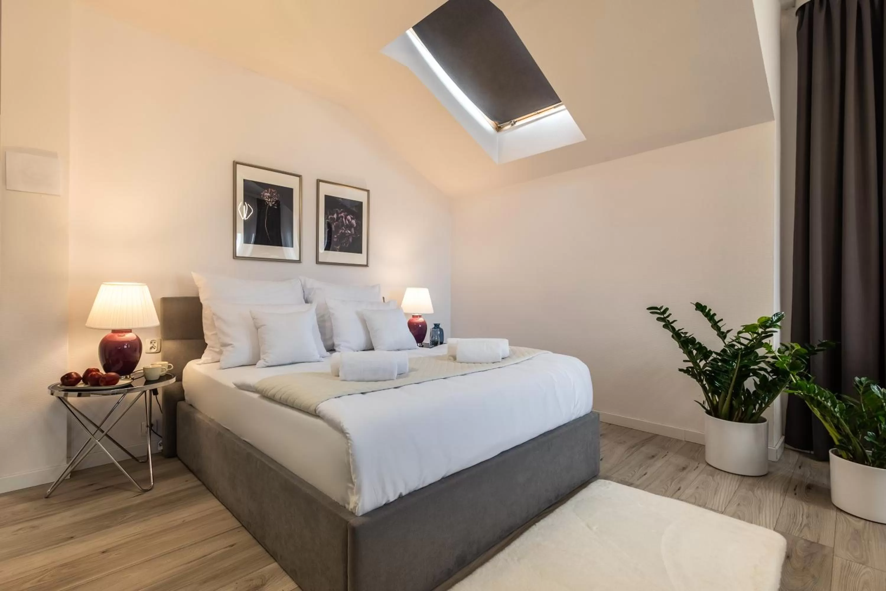 Bed in Hotel Sofia by The Railway Station Wroclaw