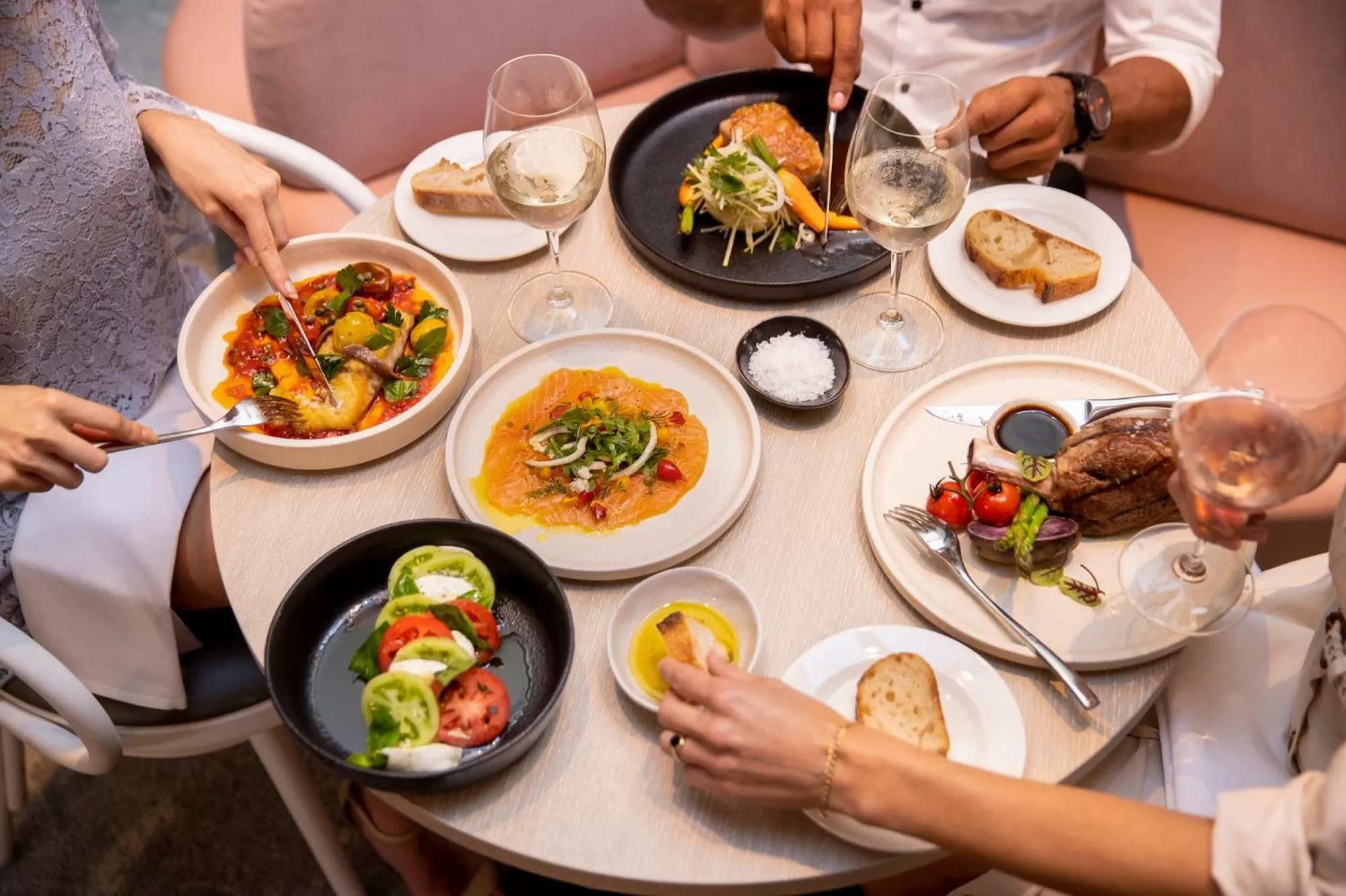 Restaurant/places to eat in Novotel Sydney International Airport