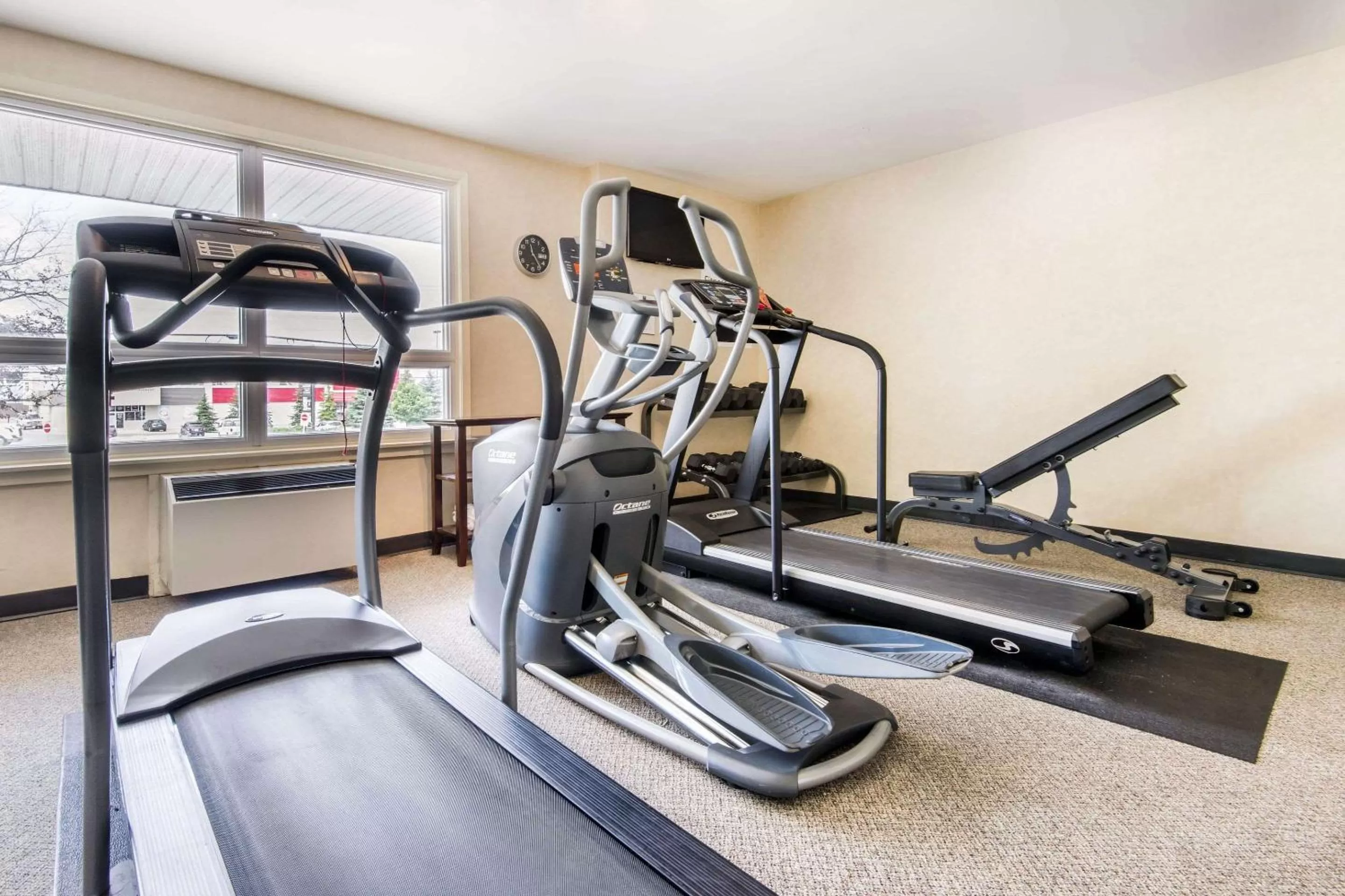 Fitness centre/facilities in Comfort Inn & Suites