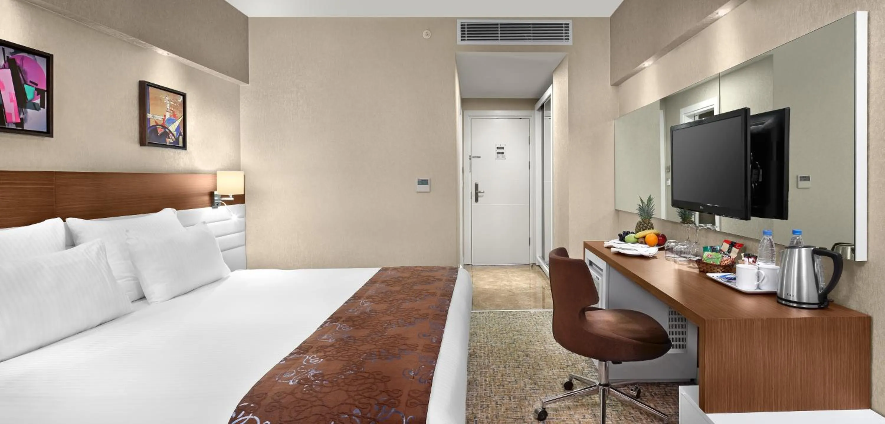 Living room, Bed in The Merlot Hotel Eskisehir