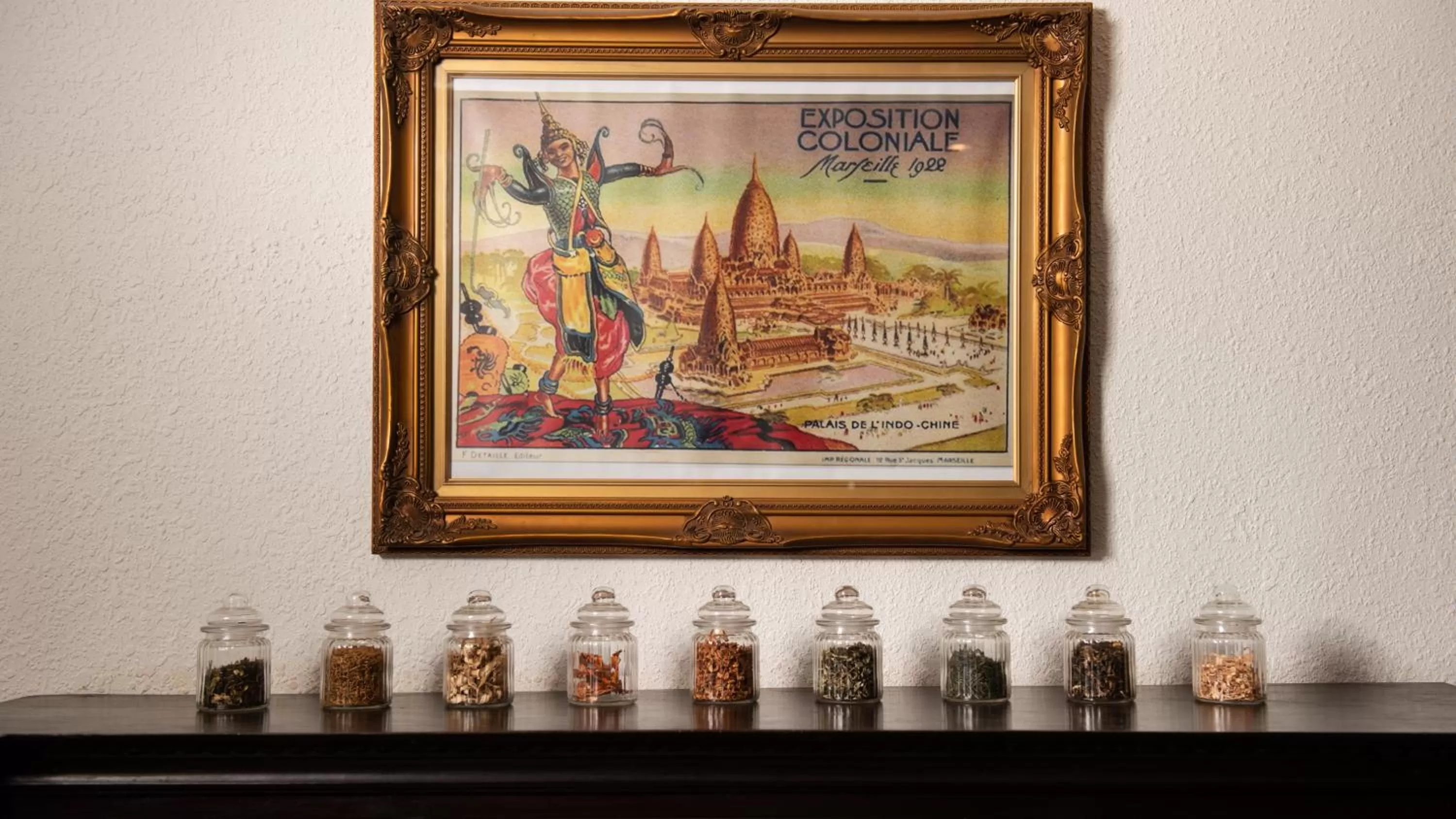 Decorative detail in Mane Colonial Classic