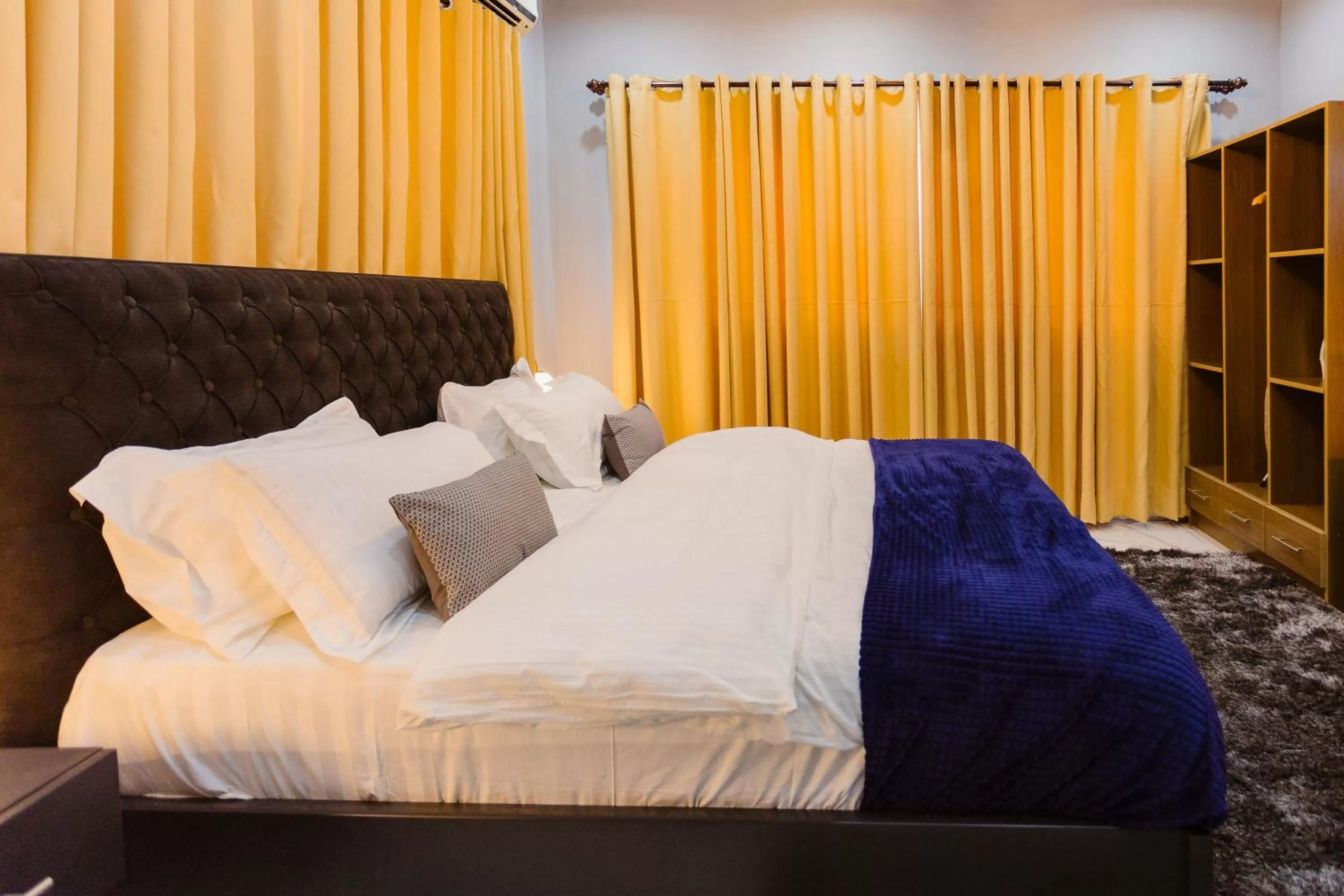 Bedroom, Bed in The Avery Suites, East Legon