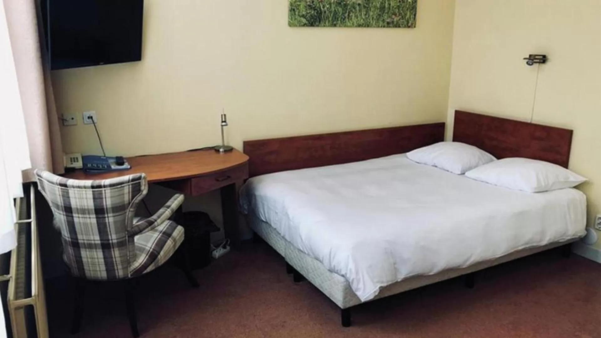 Bathroom, Bed in Fletcher Hotel Gilde