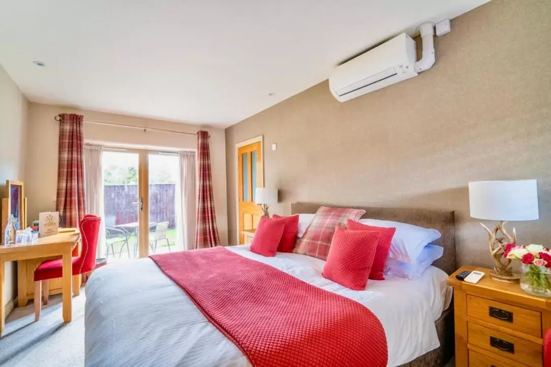 Deluxe Double with Garden View - single occupancy in The Honingham Buck Deluxe Double with Garden View - single occupancy in The Honingham Buck