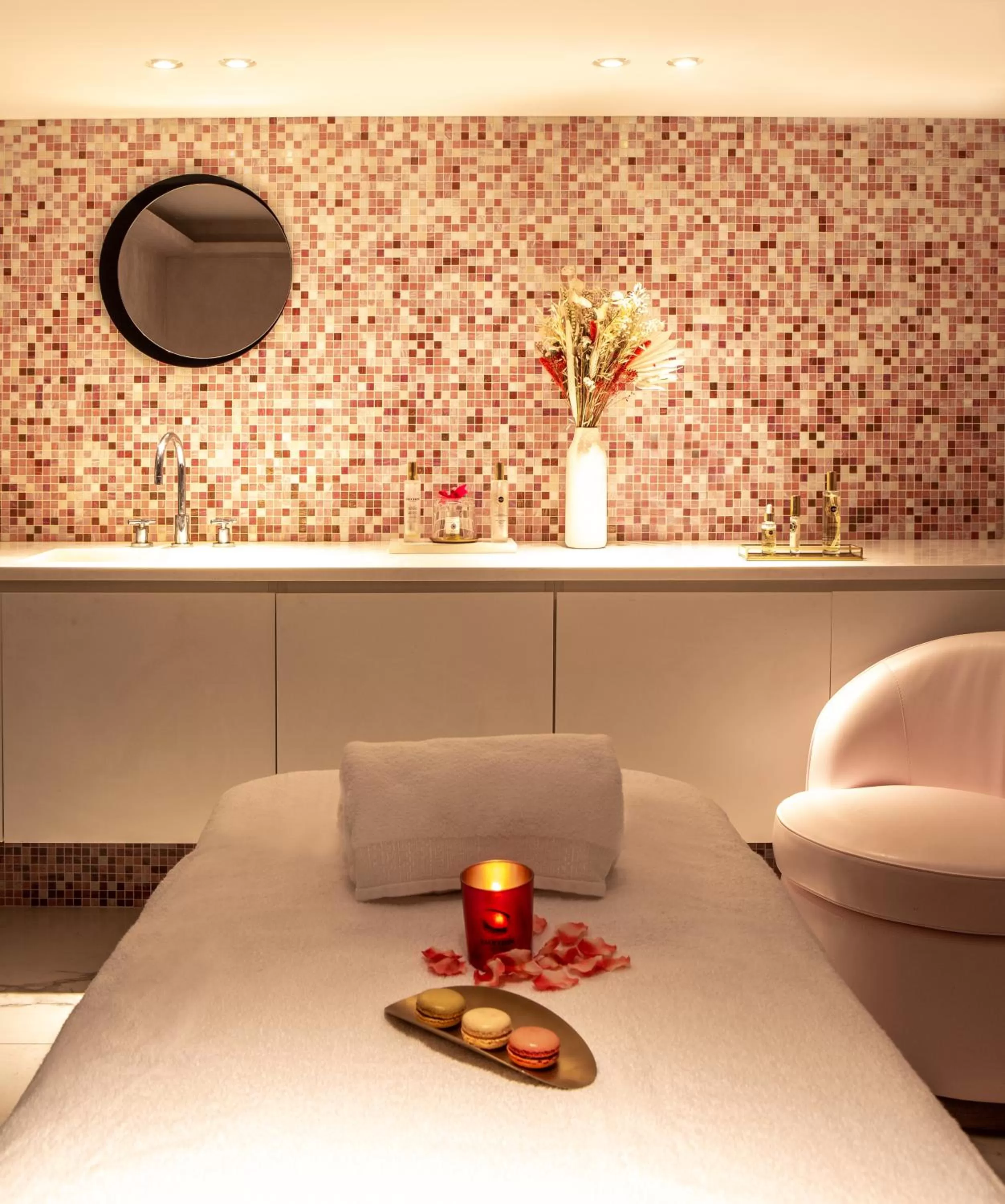 Spa and wellness centre/facilities in Fauchon l'Hôtel Paris