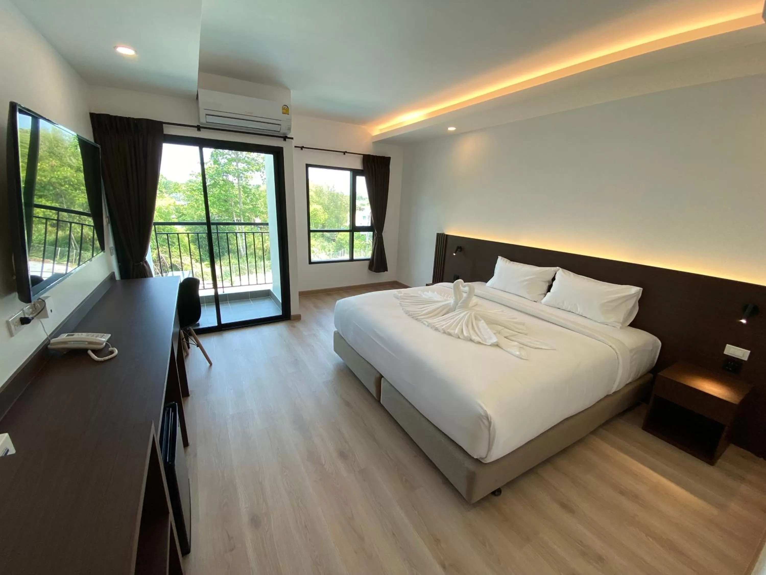 Photo of the whole room, Bed in GEEN Hotel Chonburi