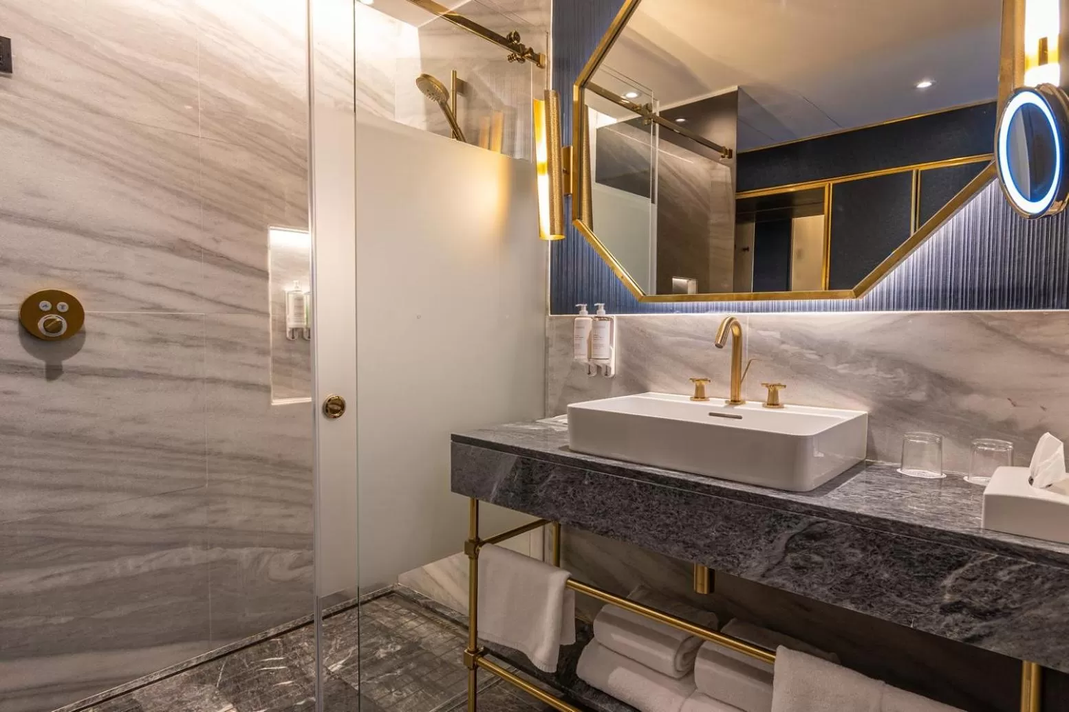 Shower in Sofia Balkan Palace