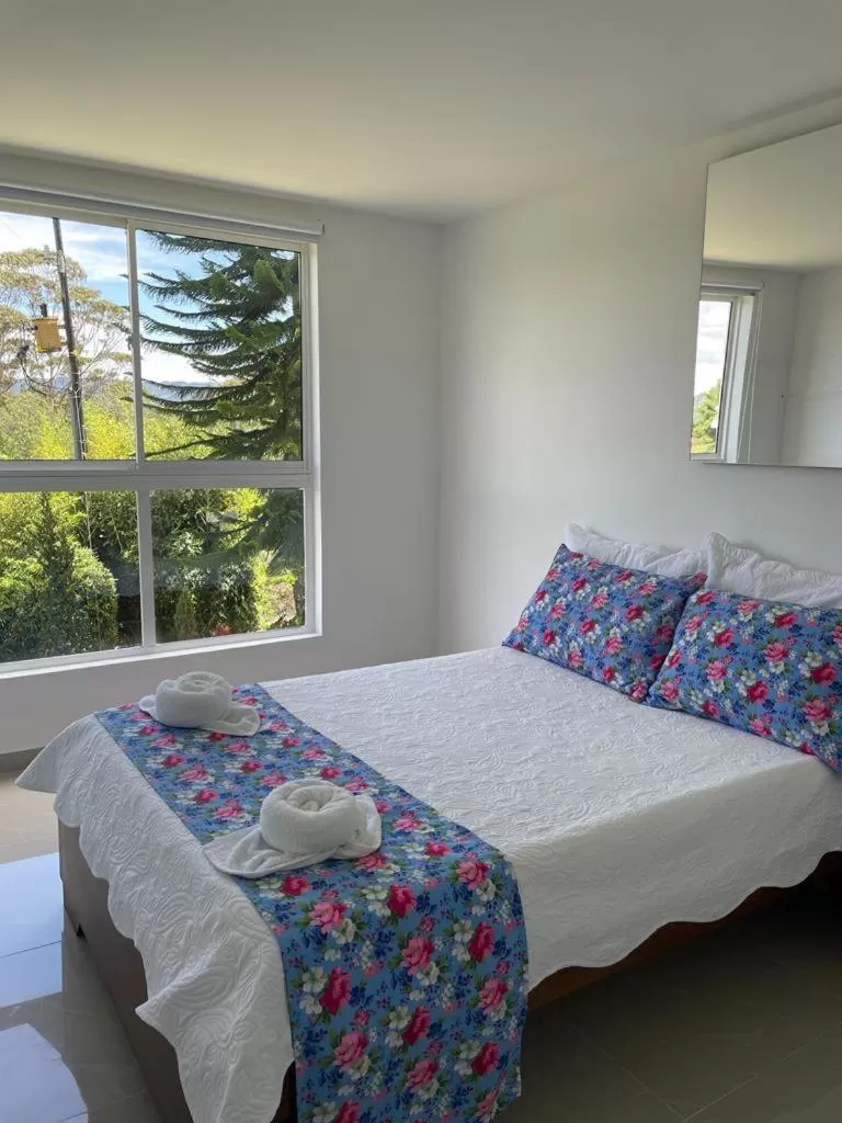 Bed in Paradise Lake Finca Hotel