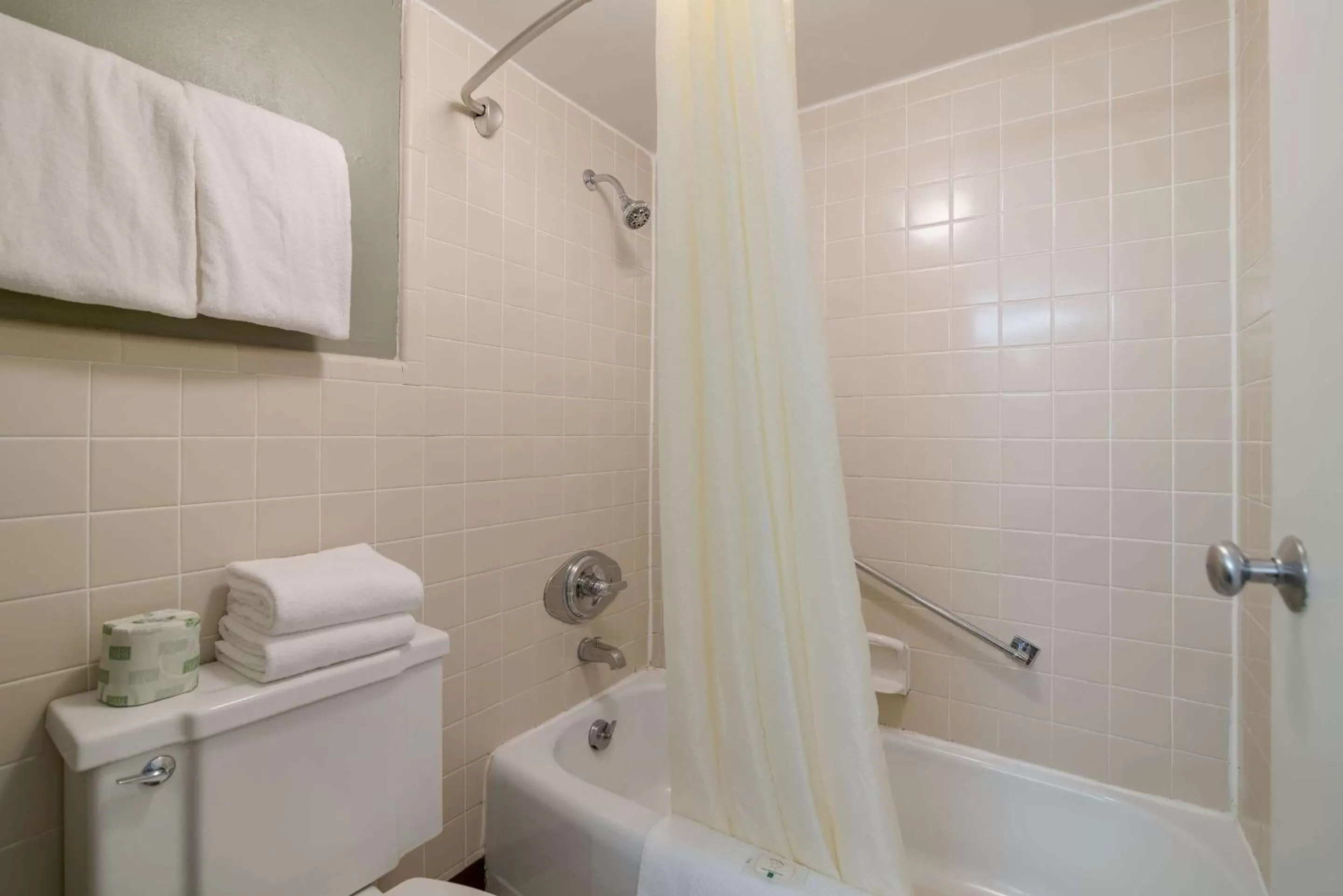 Bathroom in Quality Inn & Suites Auburn I-95