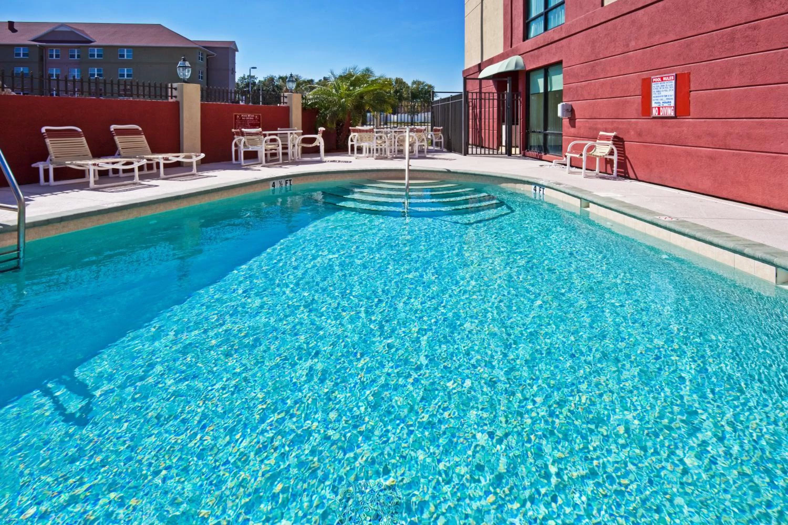 Swimming pool in Holiday Inn Express Hotel & Suites Tampa-Oldsmar by IHG