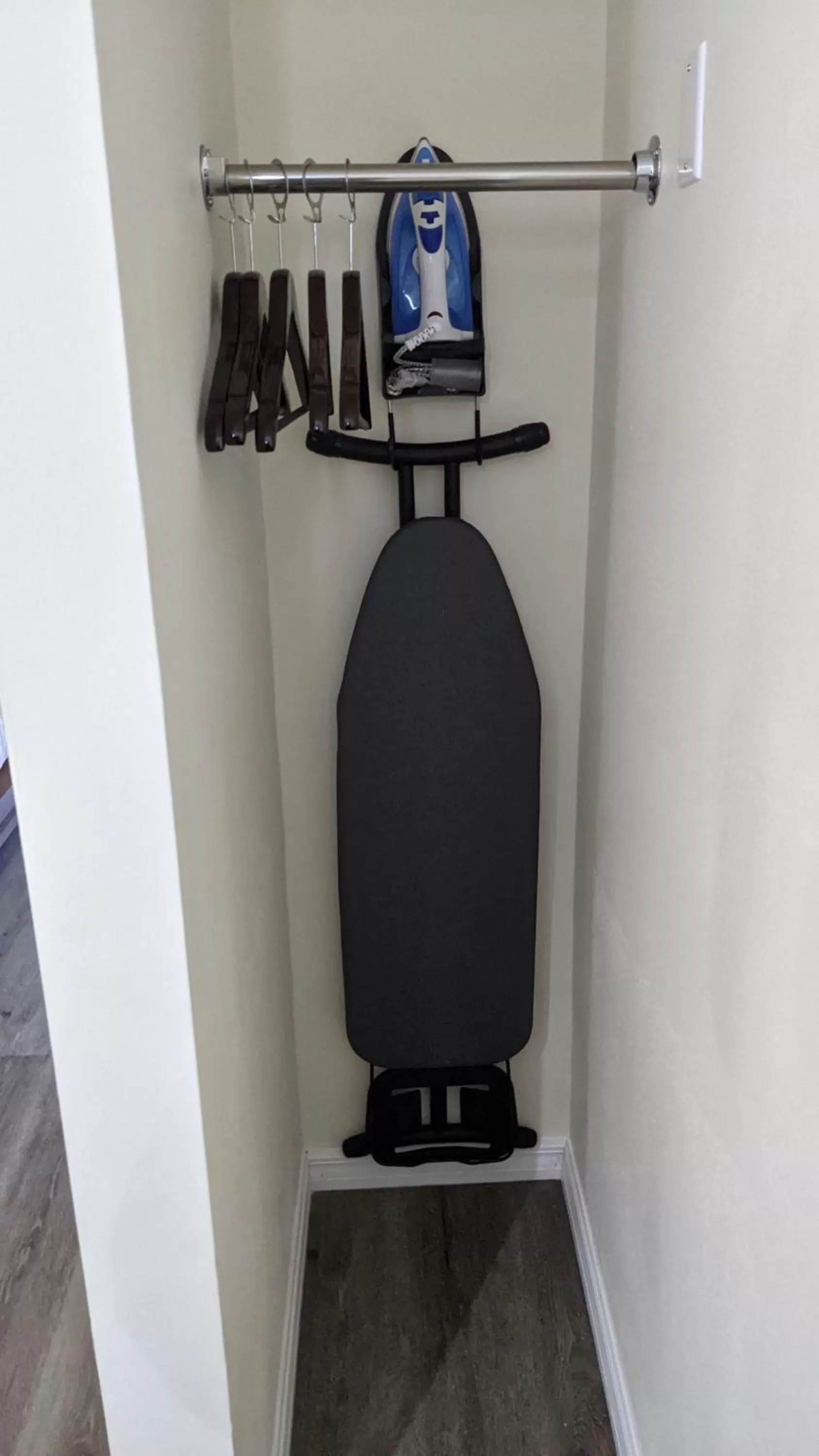 Area and facilities, TV/Entertainment Center in Golden Host Resort Sarasota