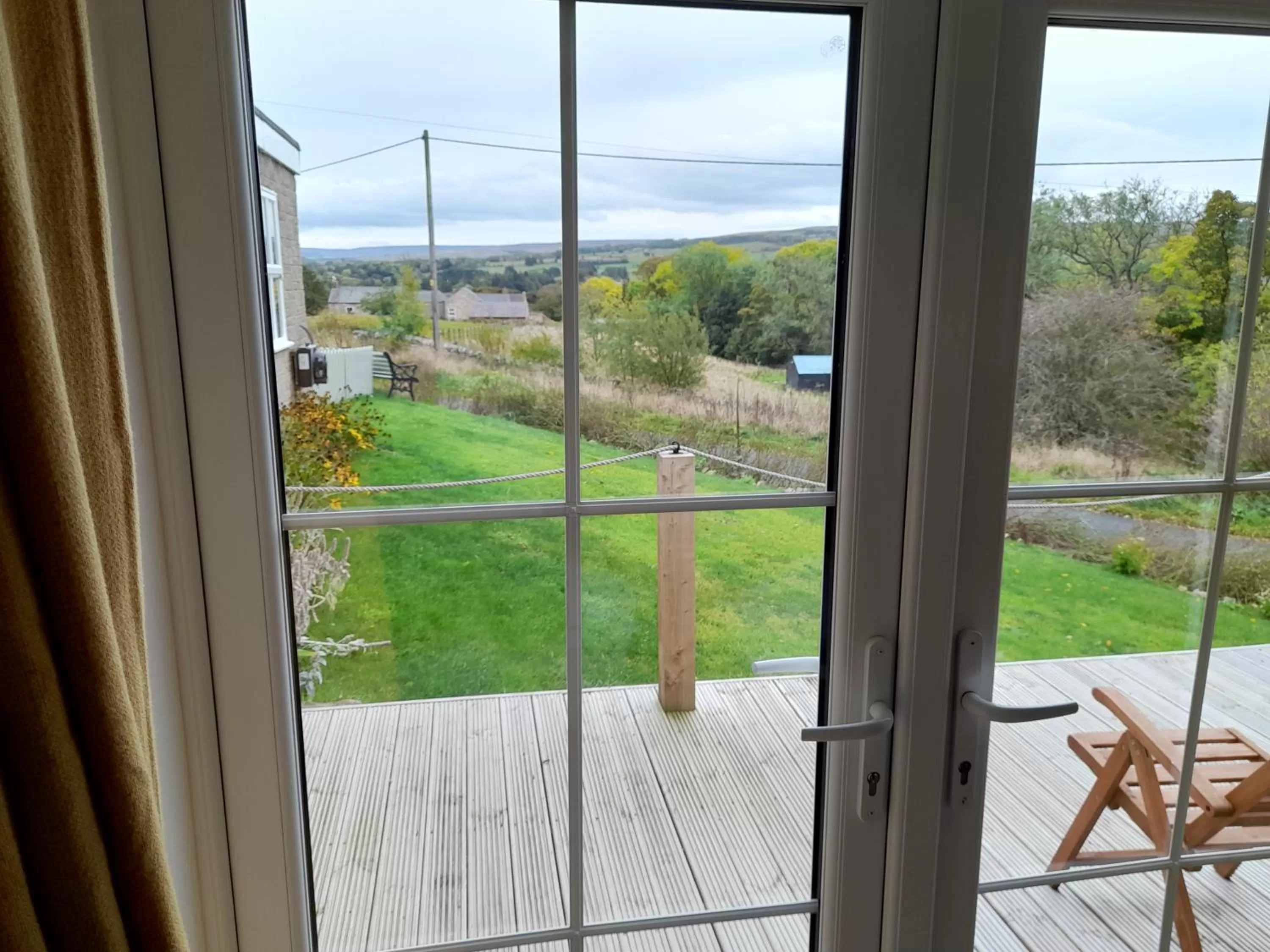 Pool View in Crown Inn