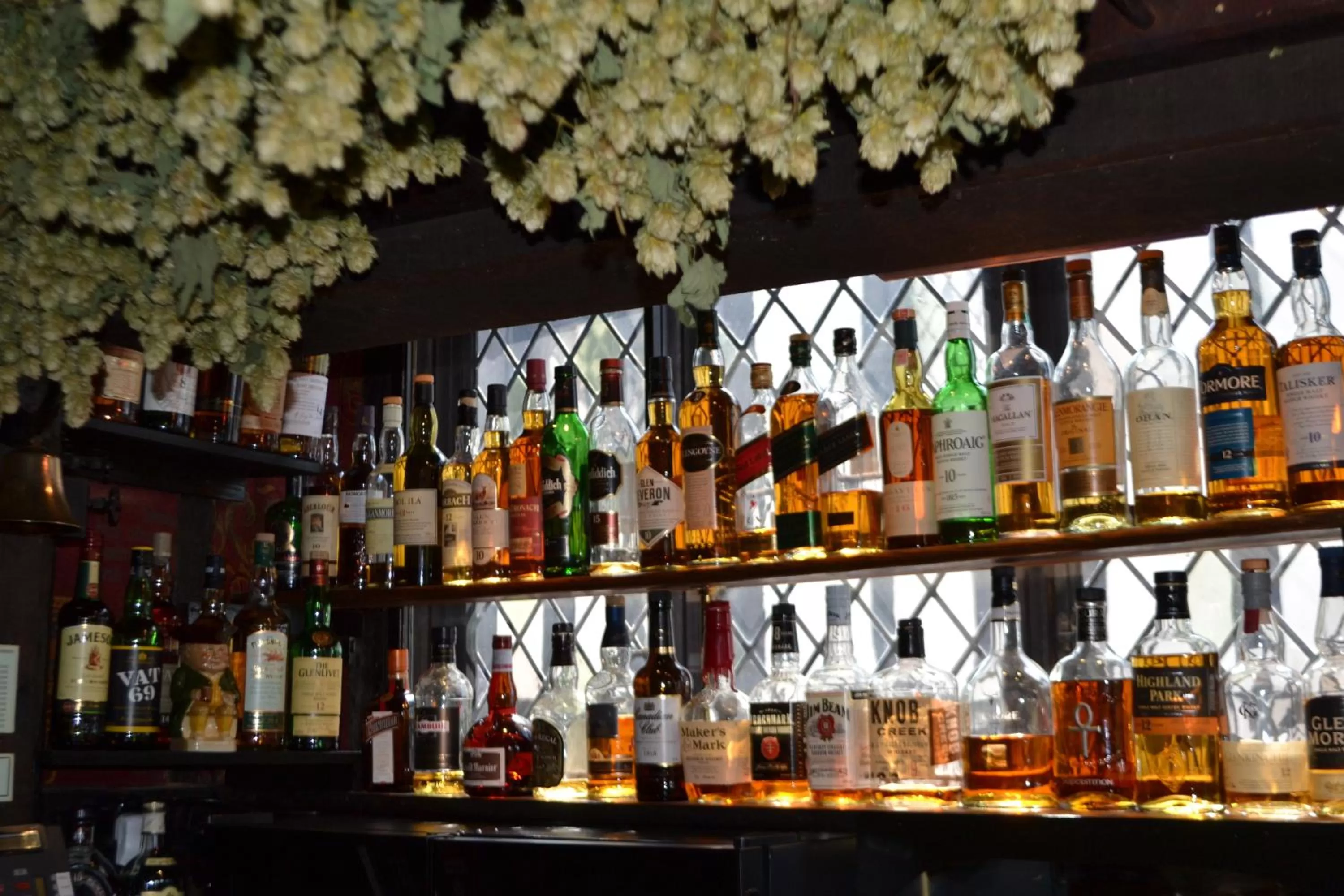 Lounge or bar in Mermaid Inn