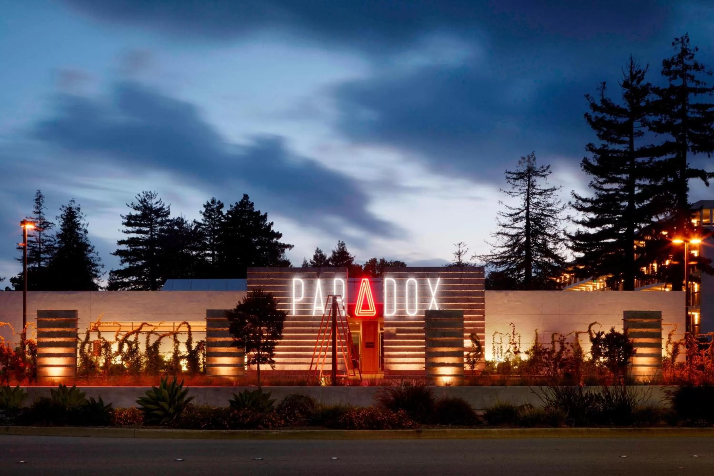 Hotel Paradox, Autograph Collection