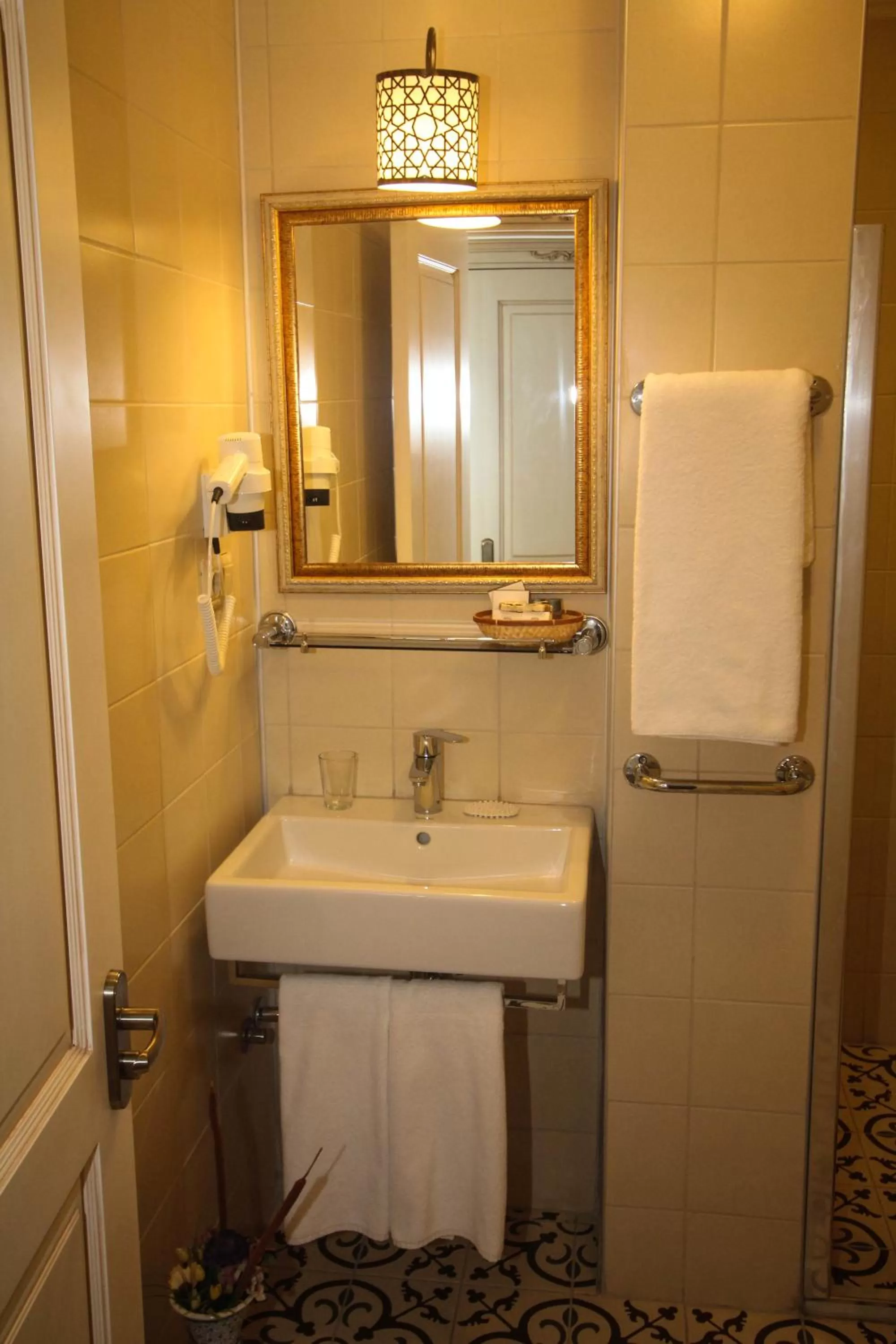 Bathroom in Venue Hotel Istanbul Old City