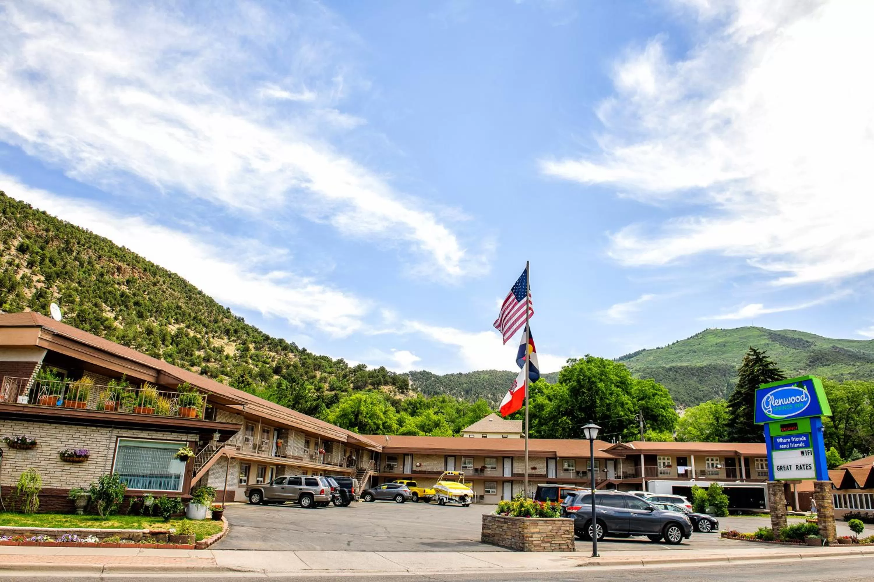Facade/entrance in Glenwood Springs Inn