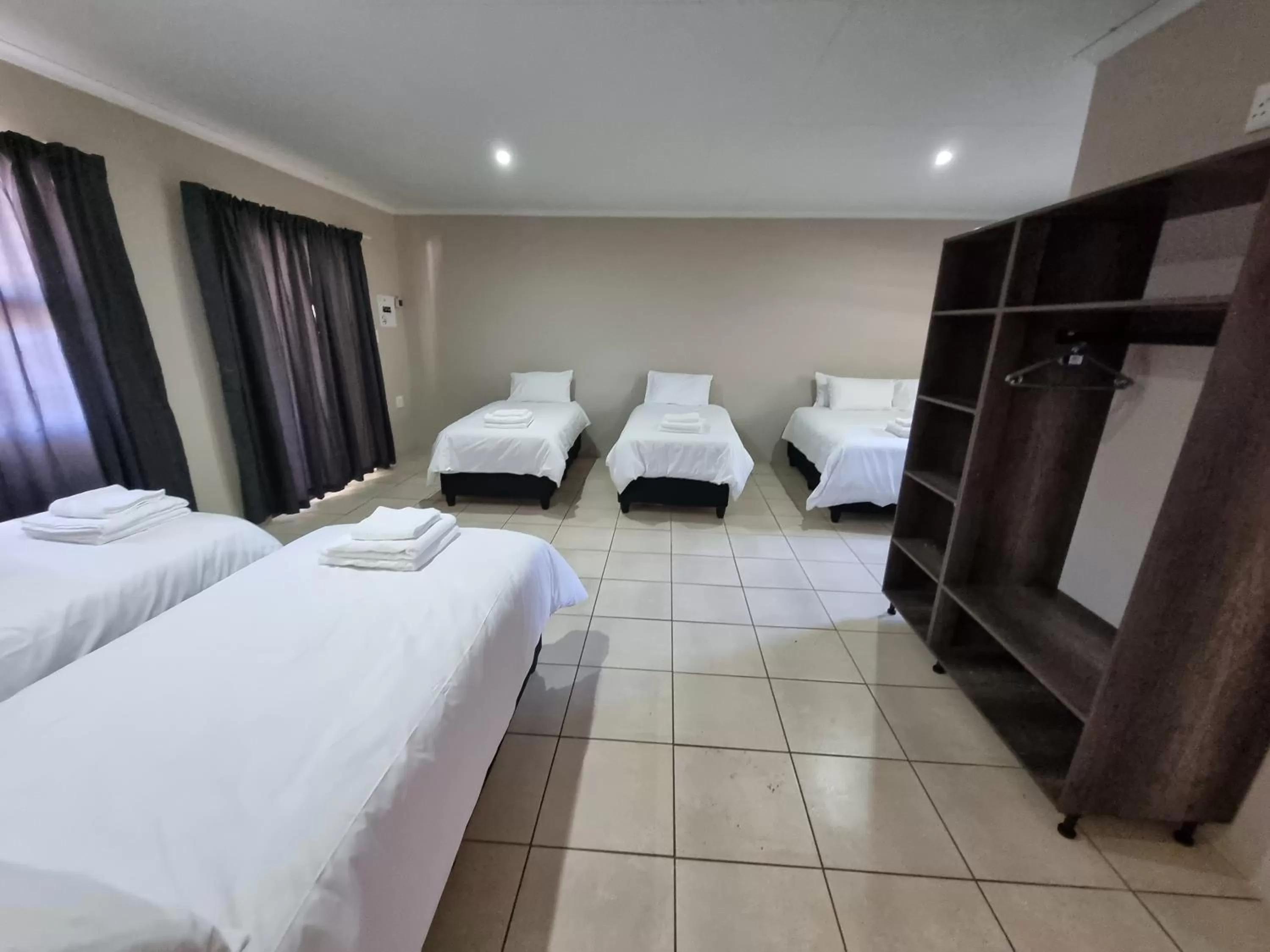 Bedroom, Bed in Pro Plants Accommodation