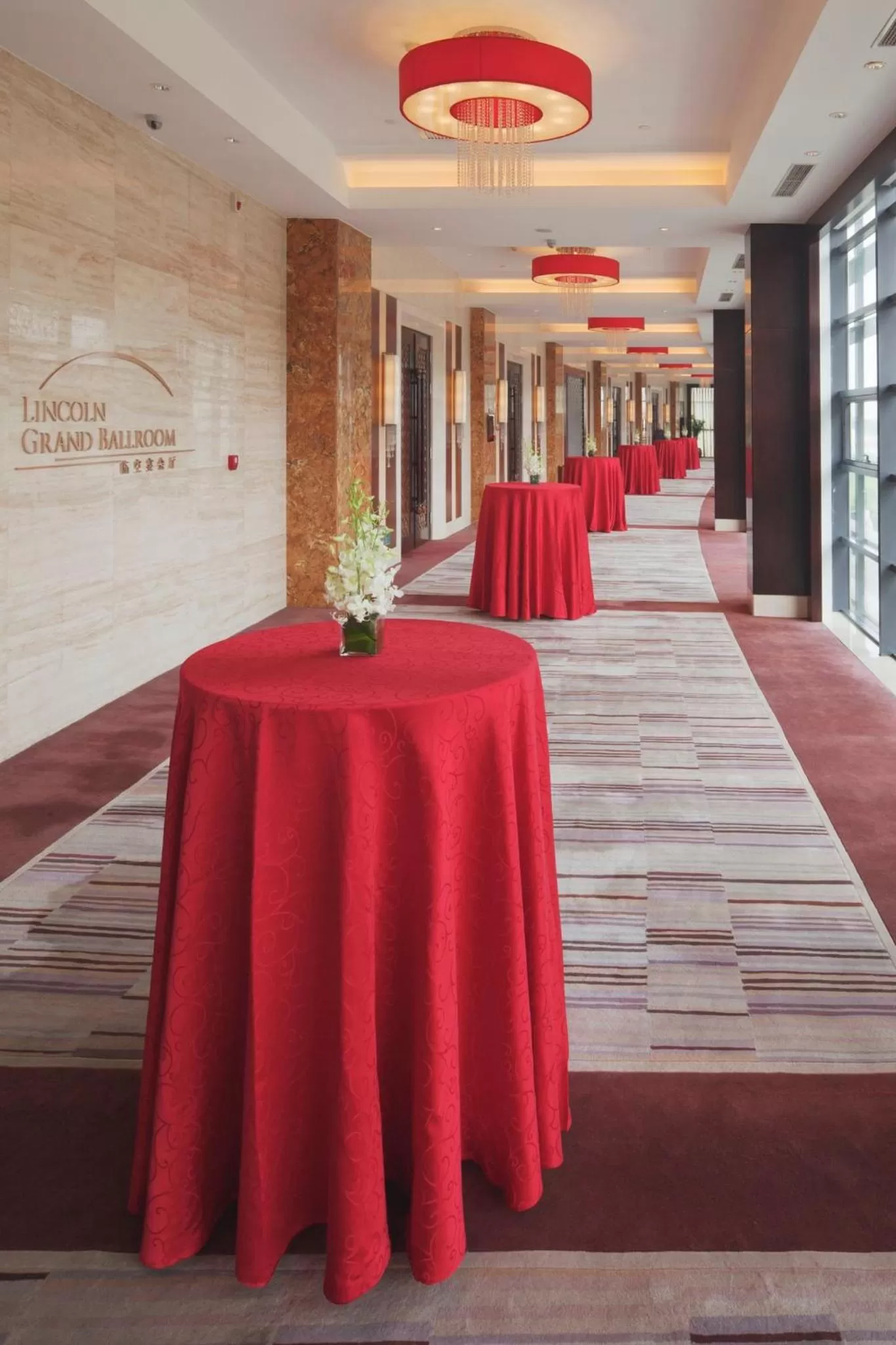 Meeting/conference room in Crowne Plaza Beijing International Airport by IHG