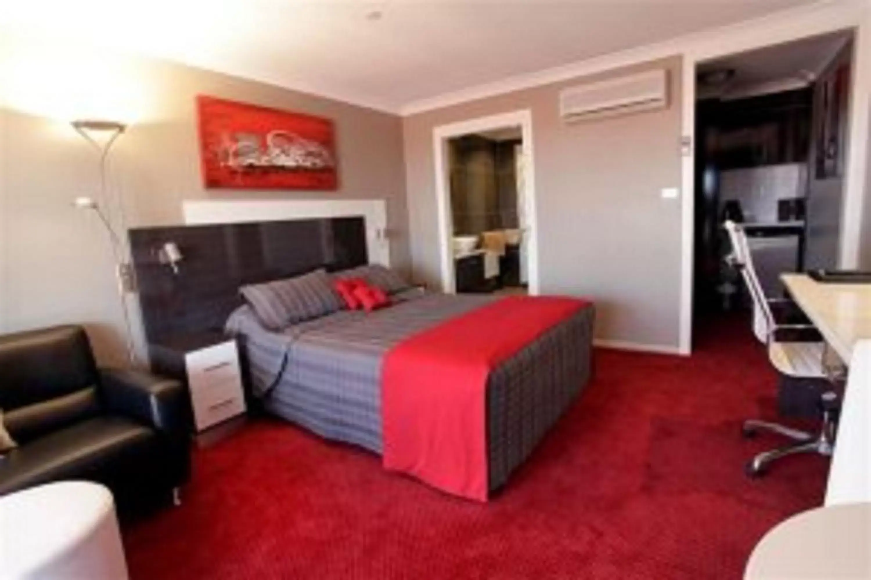 Superior Queen Room in Cattlemans Country Motor Inn & Serviced Apartments Superior Queen Room in Cattlemans Country Motor Inn & Serviced Apartments