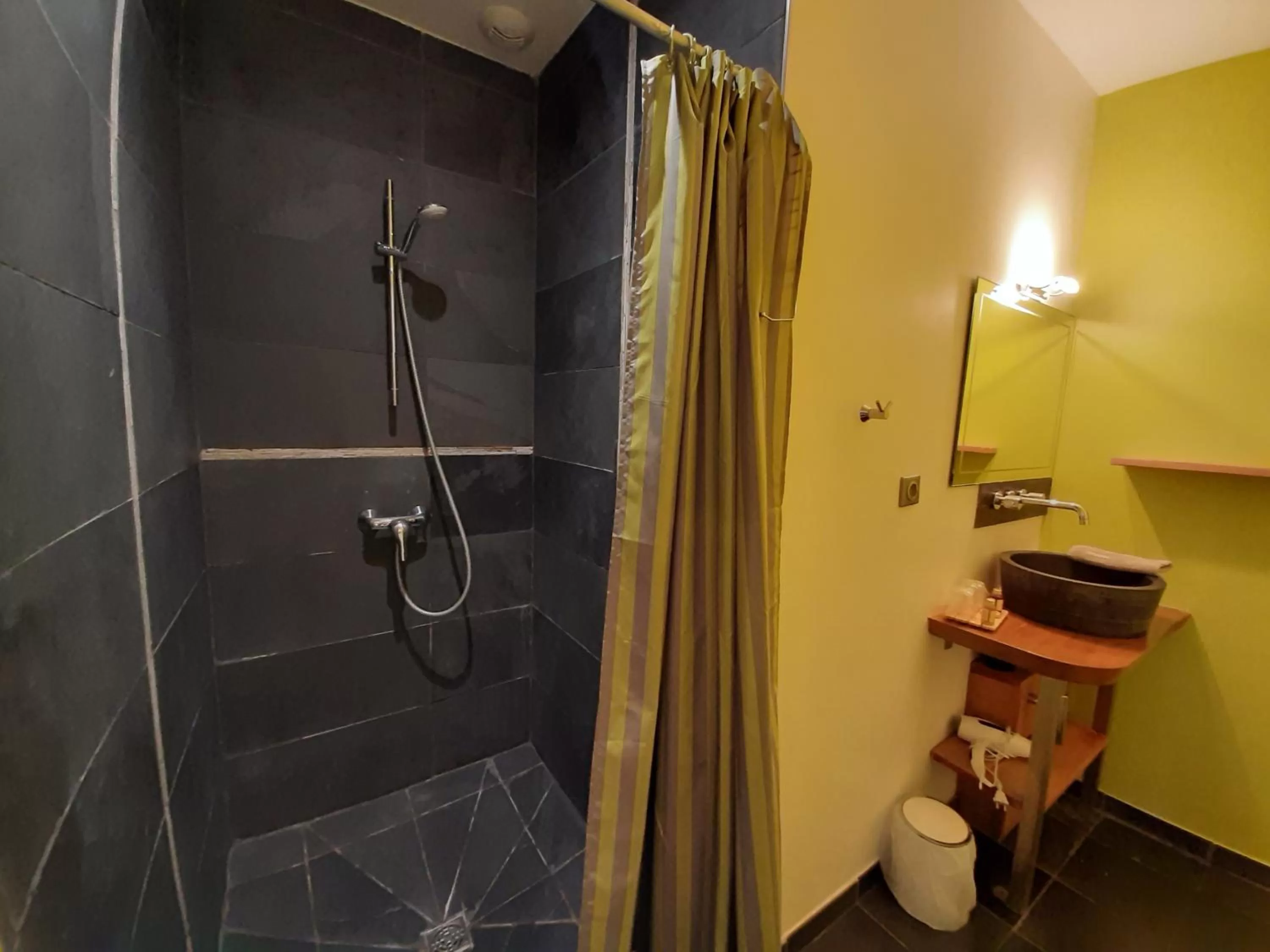 Bathroom in Le Clos du Bois Joli