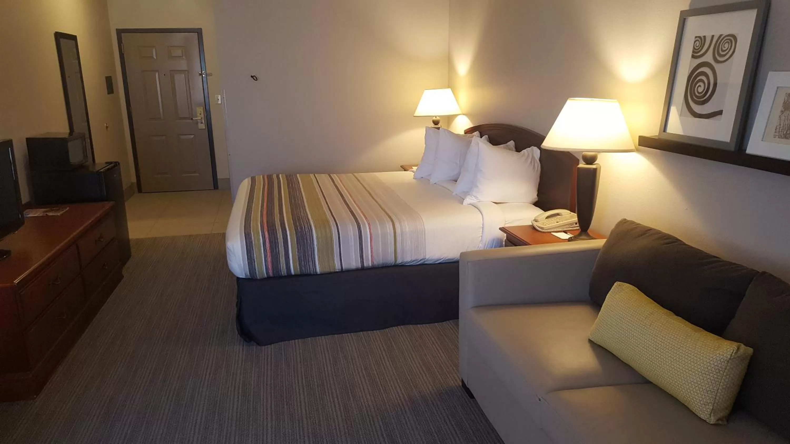 Photo of the whole room, Bed in Country Inn & Suites by Radisson, Bryant Little Rock , AR
