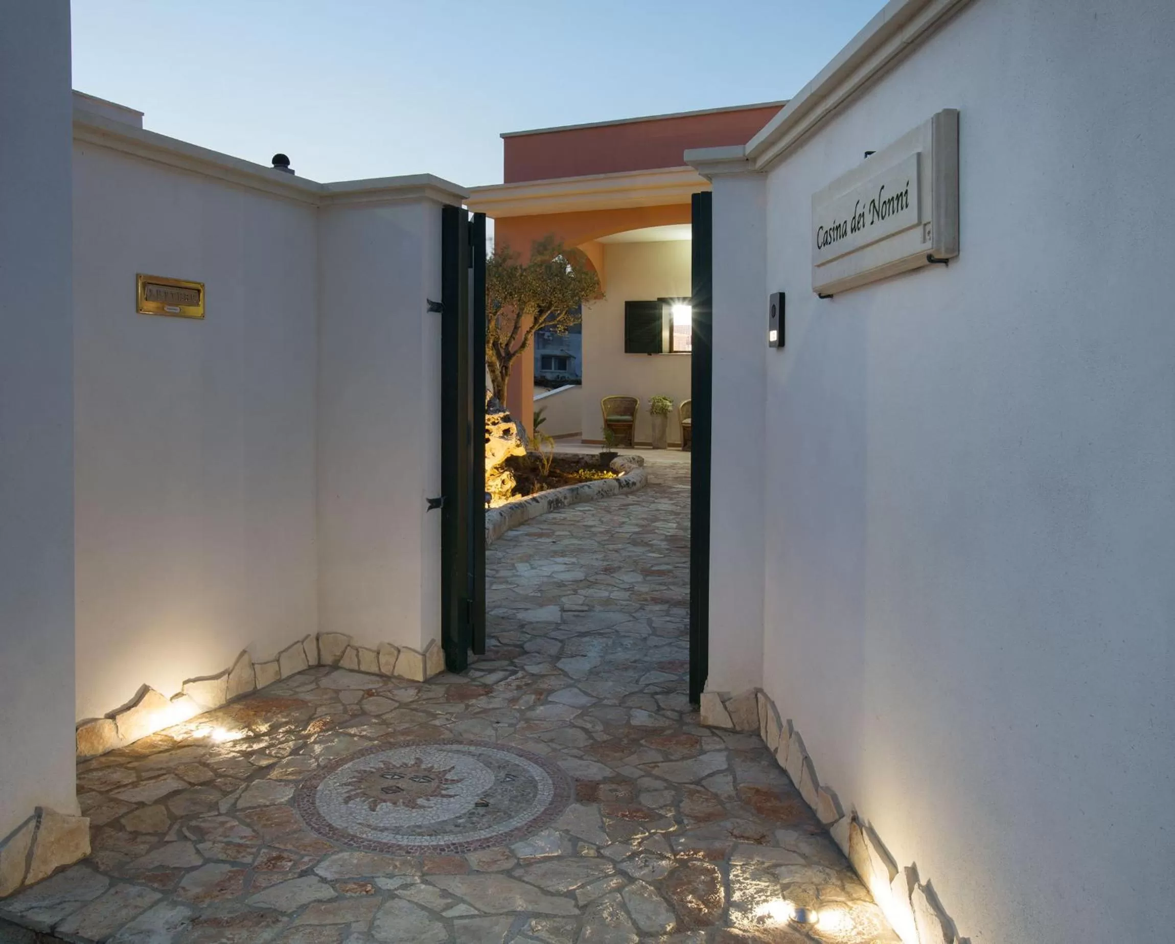 Facade/entrance in Casina dei Nonni