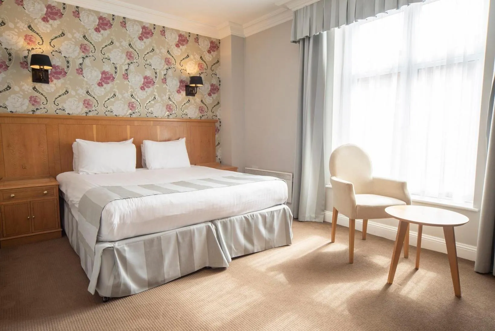 Bedroom, Bed in Whittlebury Hall and Spa