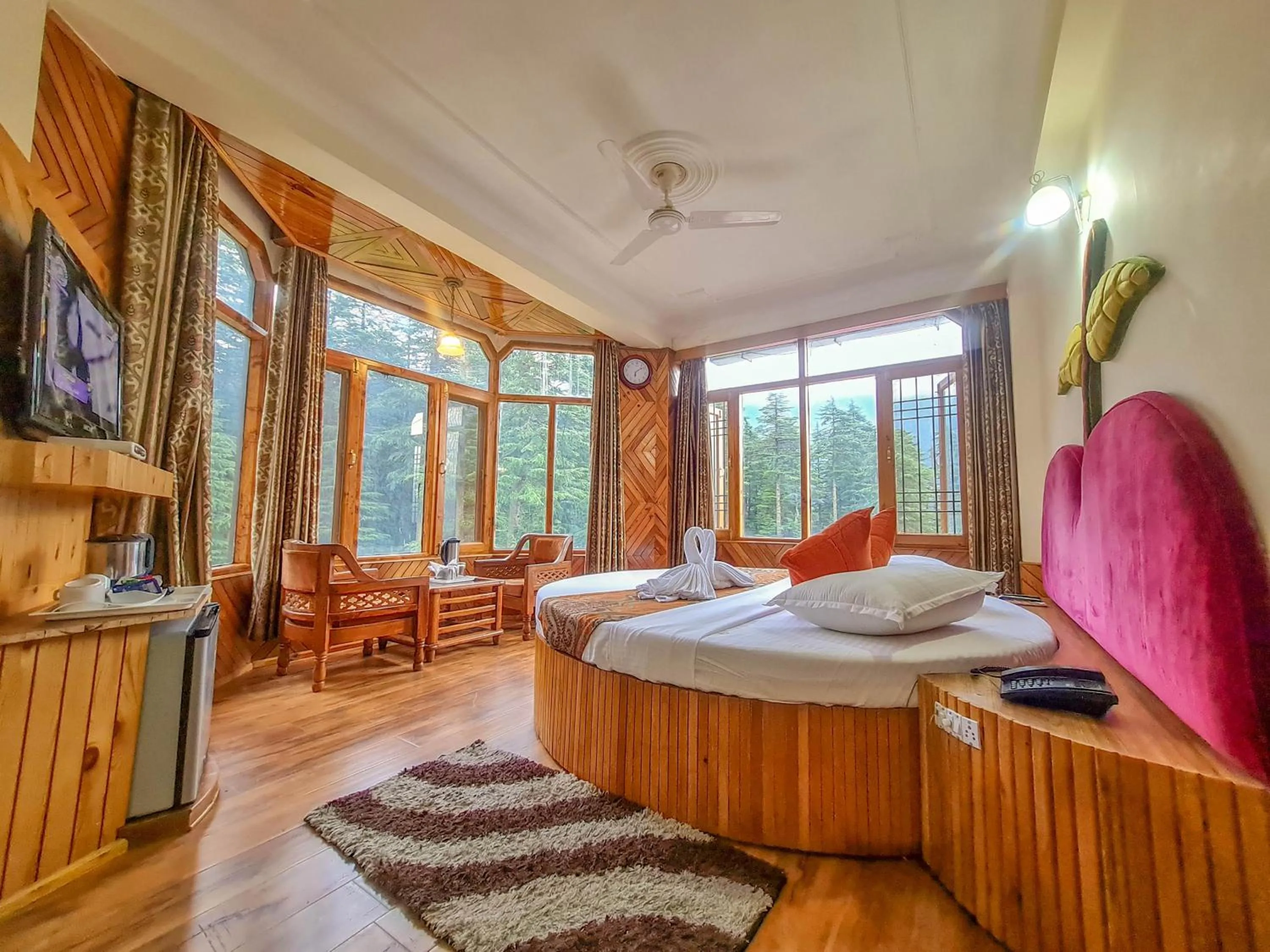 Photo of the whole room, Bed in Hotel Mountain Top