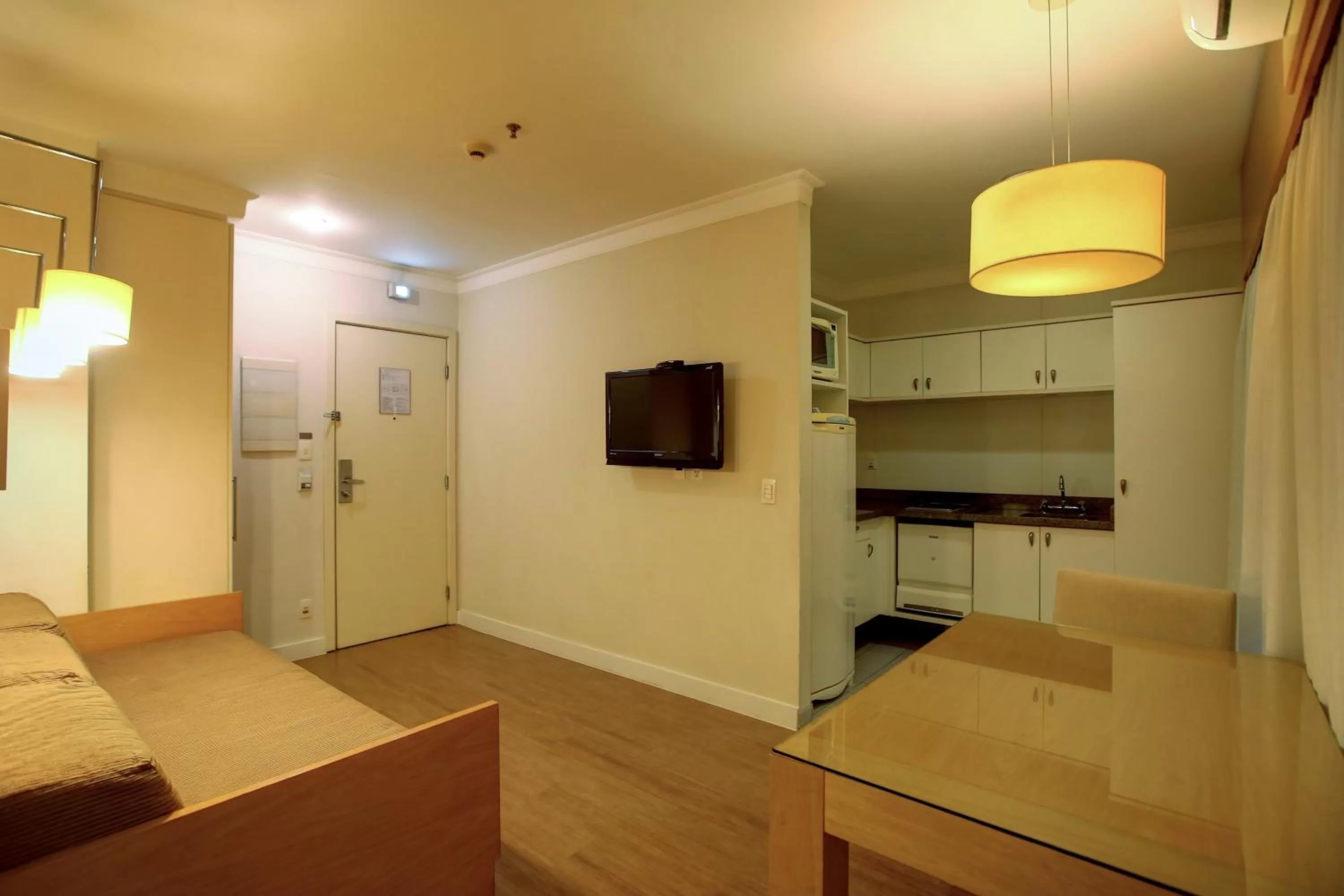 TV and multimedia in eSuítes Congonhas by Atlantica