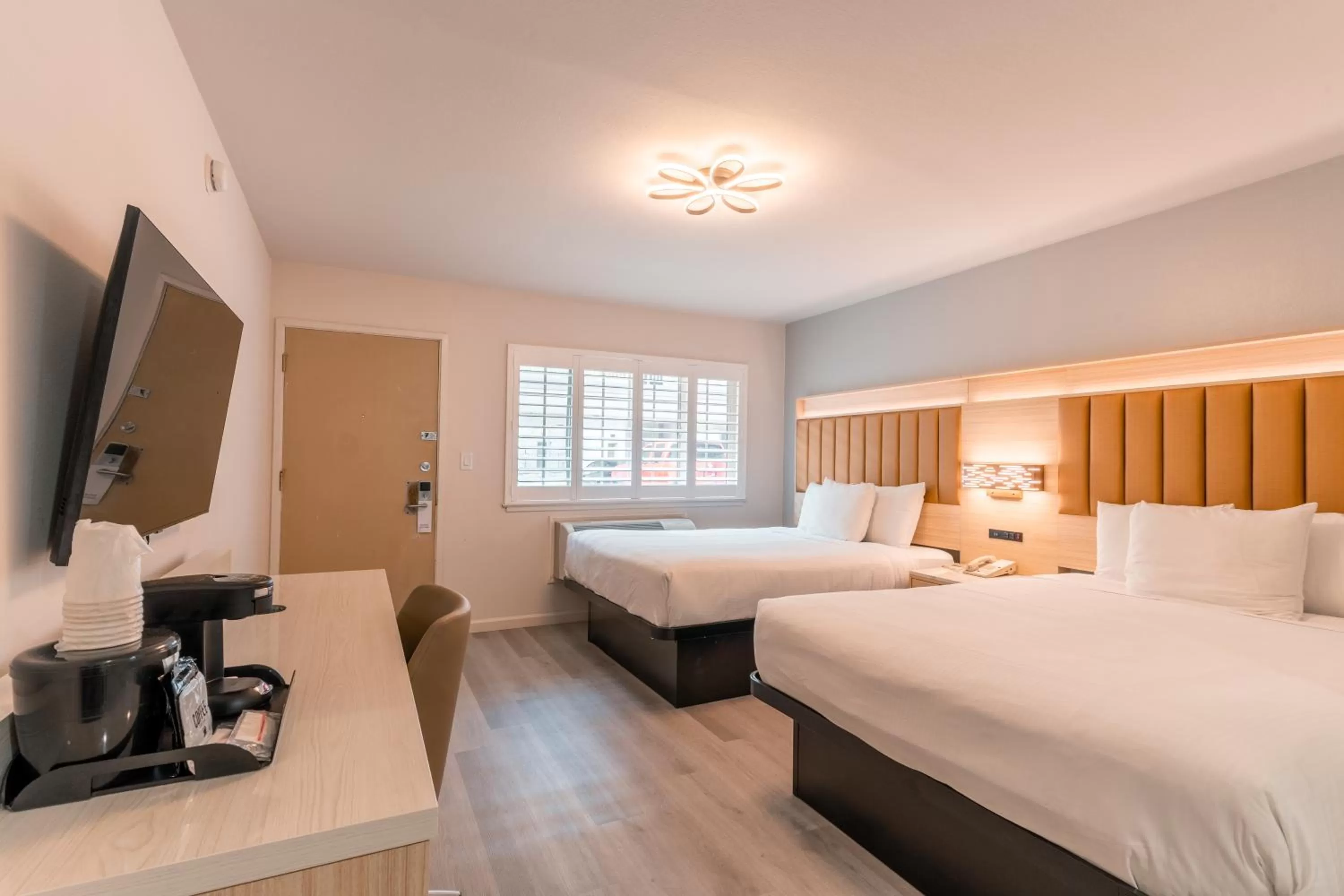 Bed in Inn on Broadway