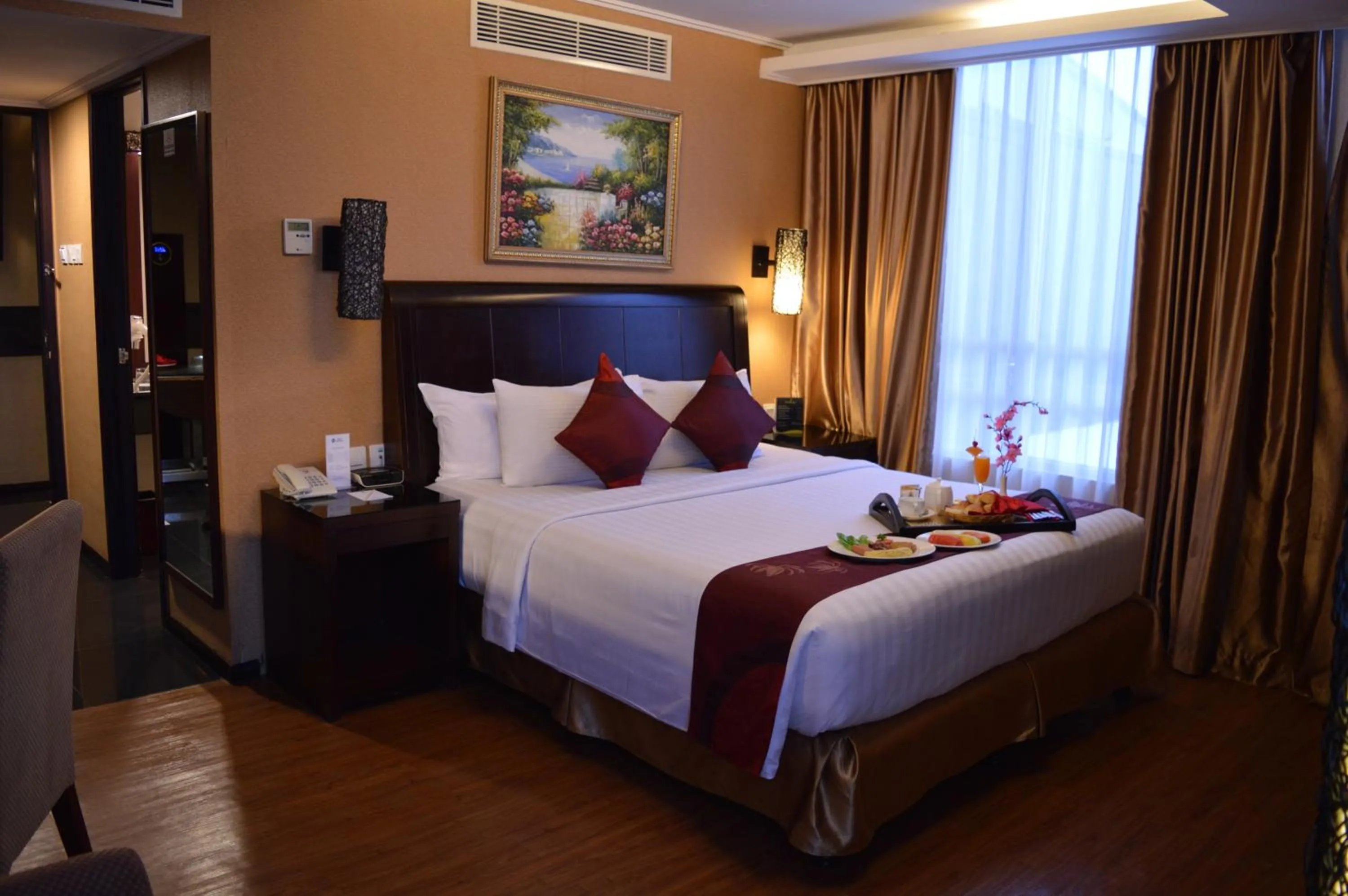 Bed in Best Western Mangga Dua Hotel & Residence