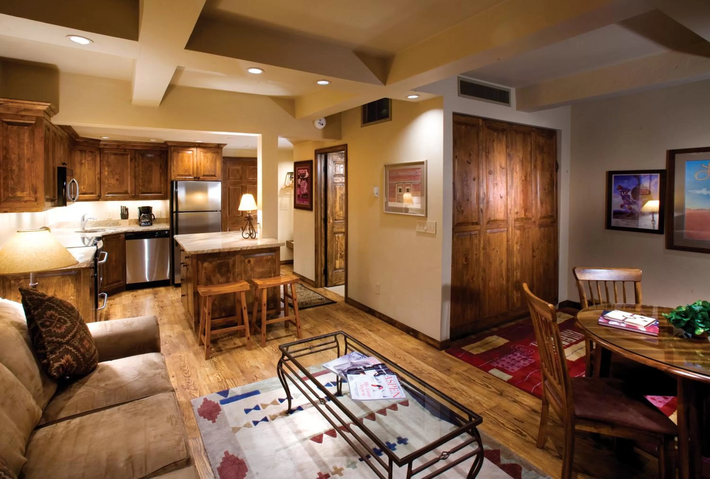 Kitchen or kitchenette in Aspen Square Condominium Hotel