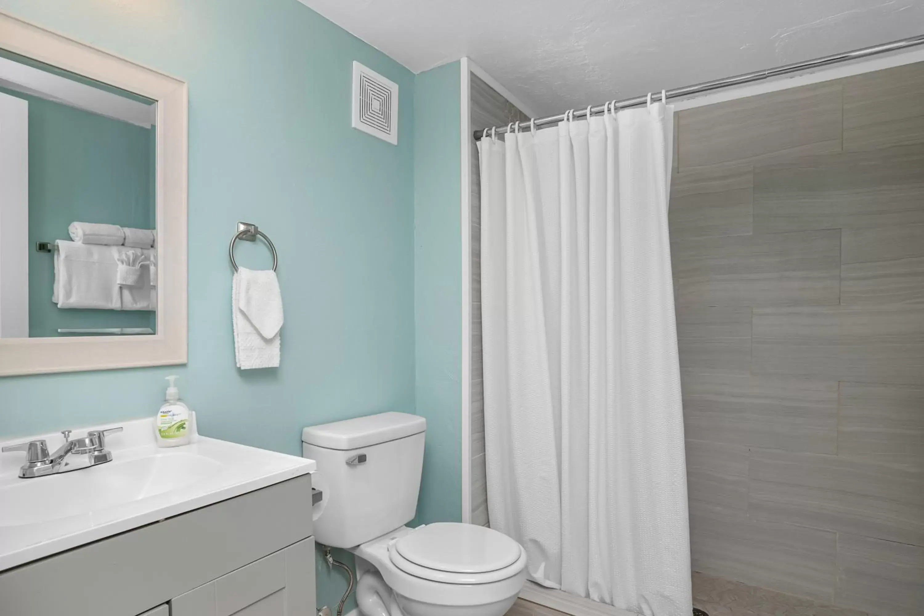 Queen Room with Two Queen Beds in Latitude 26 Waterfront Resort and Marina Queen Room with Two Queen Beds in Latitude 26 Waterfront Resort and Marina