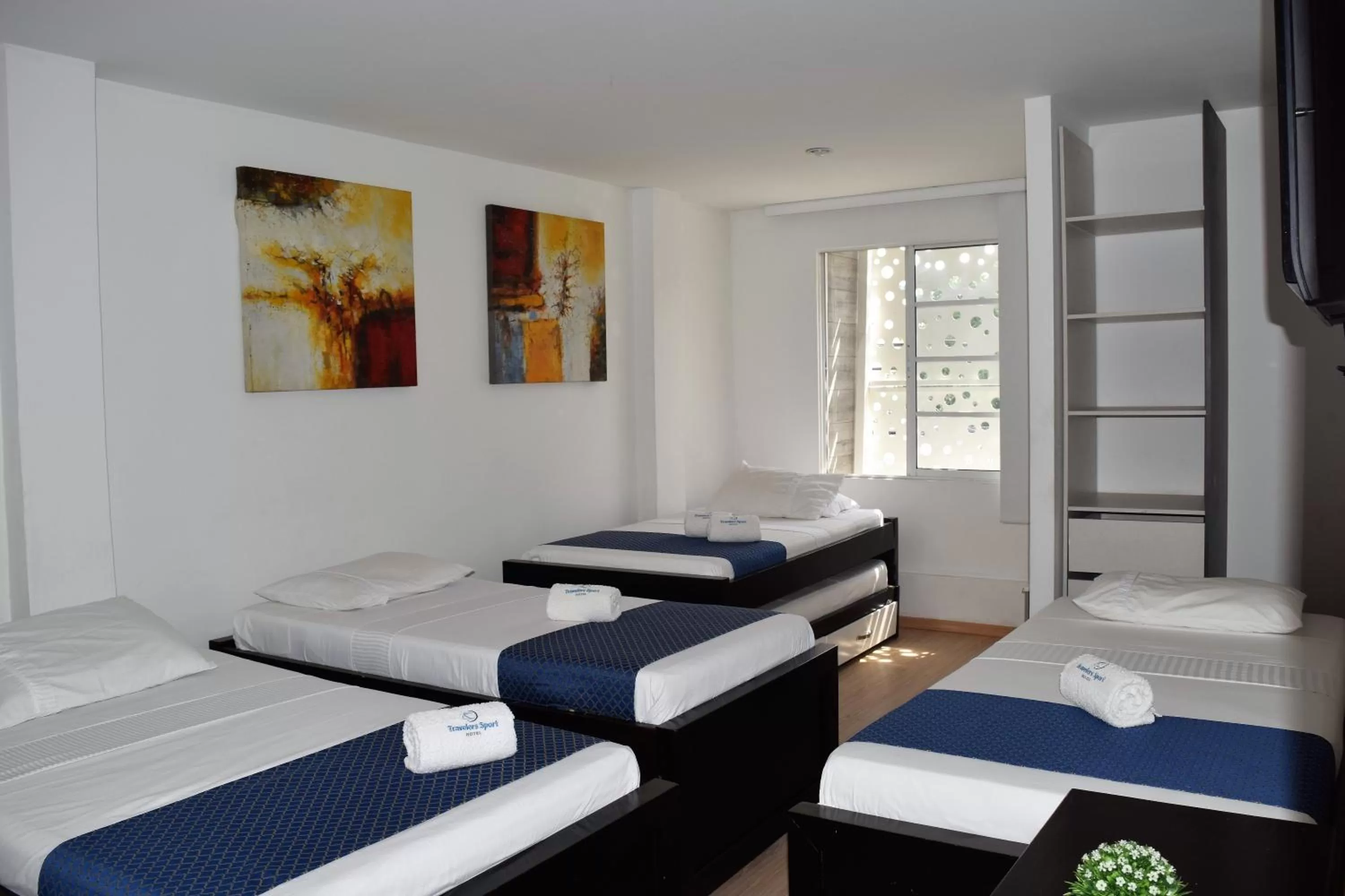 Toilet, Bed in Hotel Travelers Sport